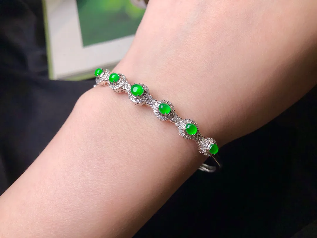 【18K金镶嵌蛋面手镯】种老细腻，色阳浓郁起胶圈口：56.5*6.6*5.6