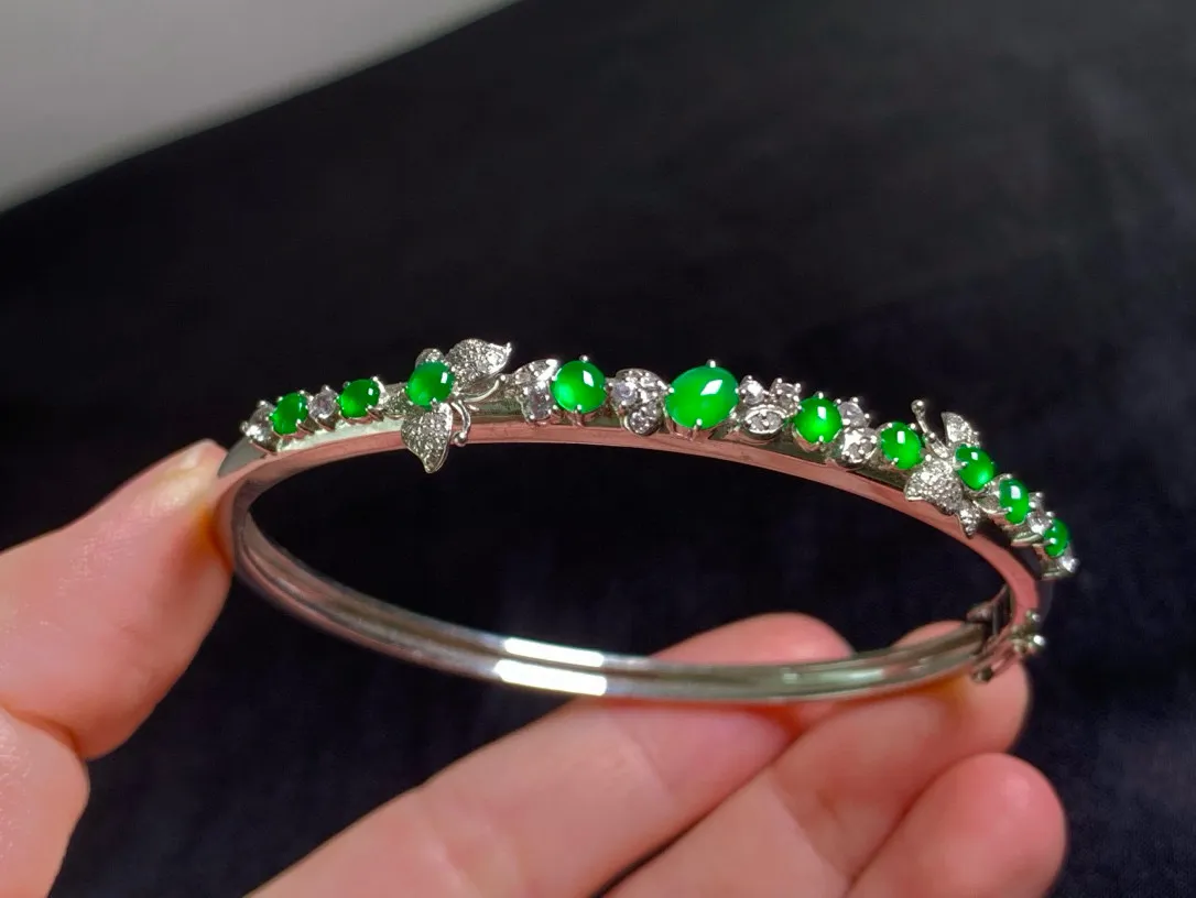 【18k金镶嵌蛋面手镯】种老细腻，色阳浓郁起胶圈口：57.7*8.6*5.7