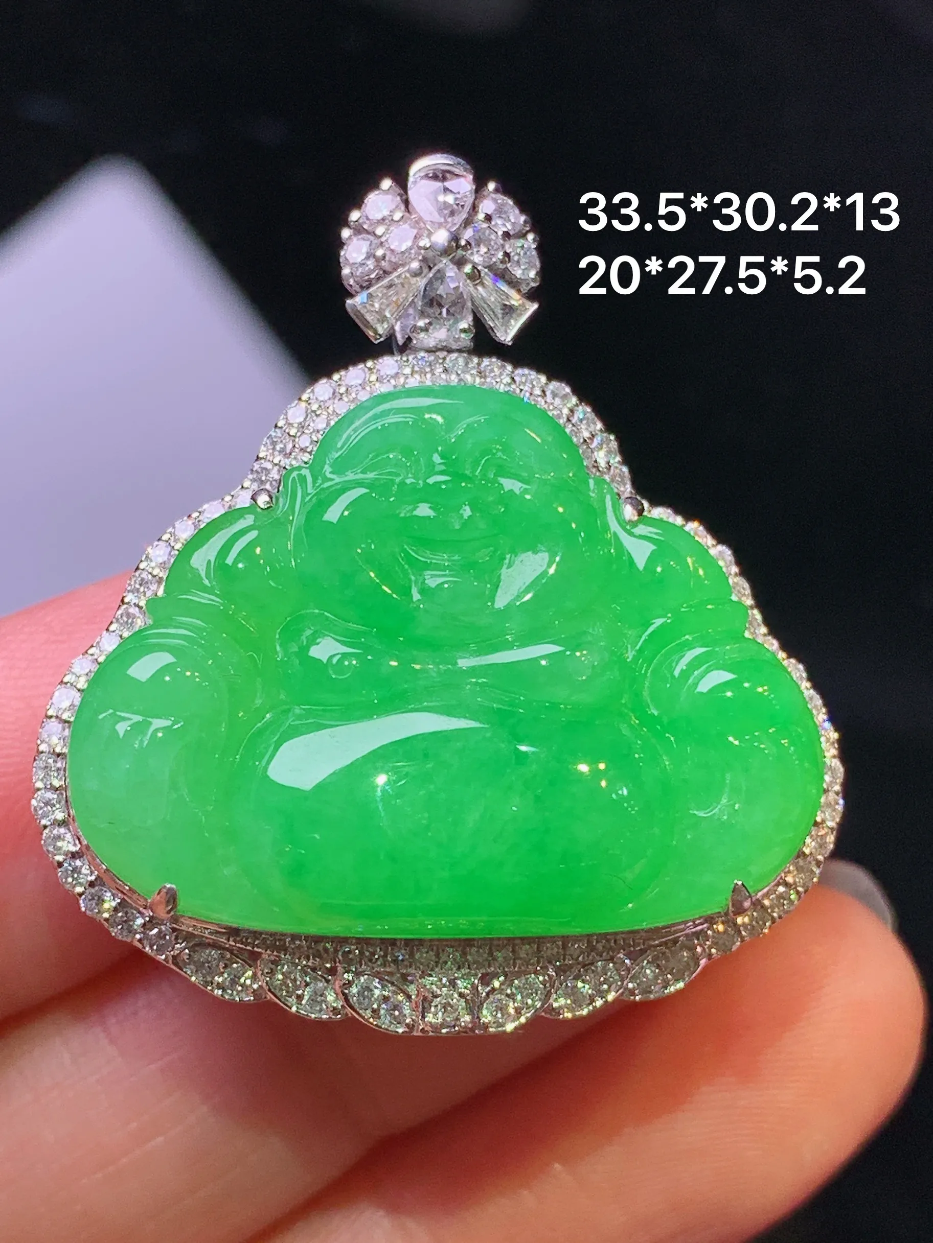 18k金钻镶嵌翠绿佛公吊坠 玉质细腻 色泽艳丽清新 整体尺寸33.5*30.2*13