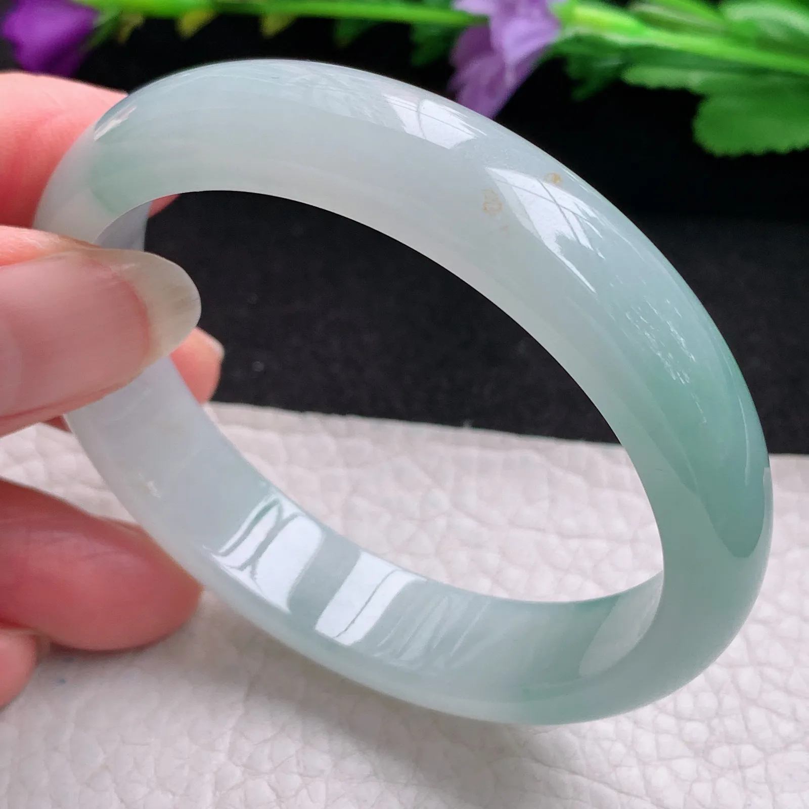 js实拍55*49*12.8*7贵妃镯 天然缅甸翡翠手镯冰透淡绿玉精美女款玉手环
