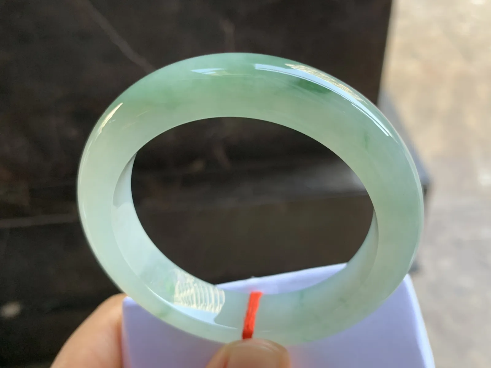 53-13-9.5mm
冰种飘花手镯 水润光泽 芙蓉花色