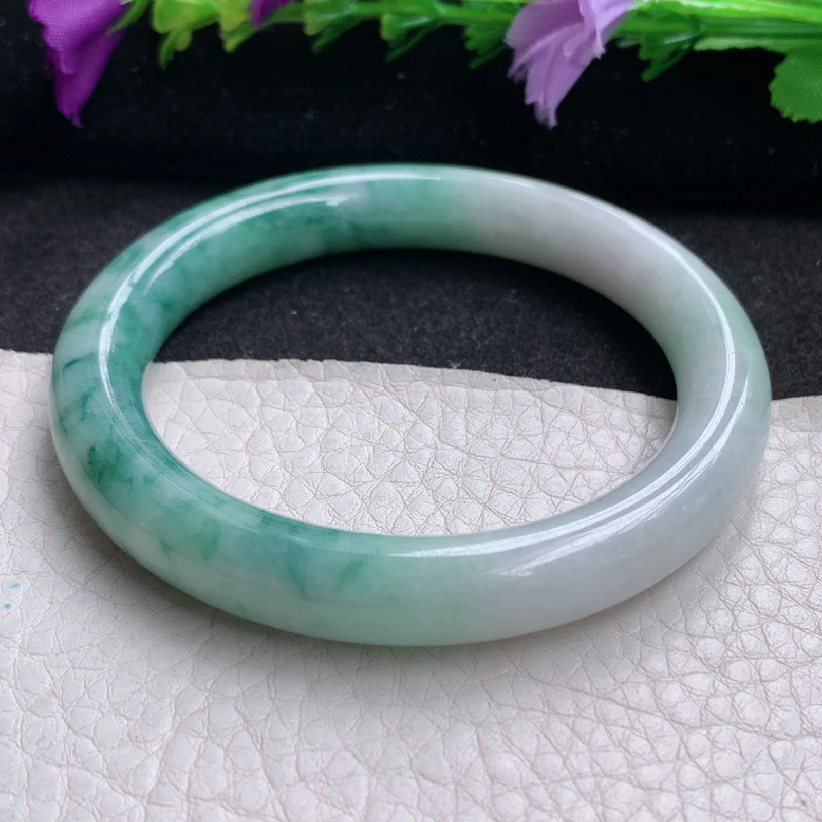 ee实拍53.5*8.4*8.8美人镯 天然缅甸翡翠飘花圆条玉手镯 玉手环