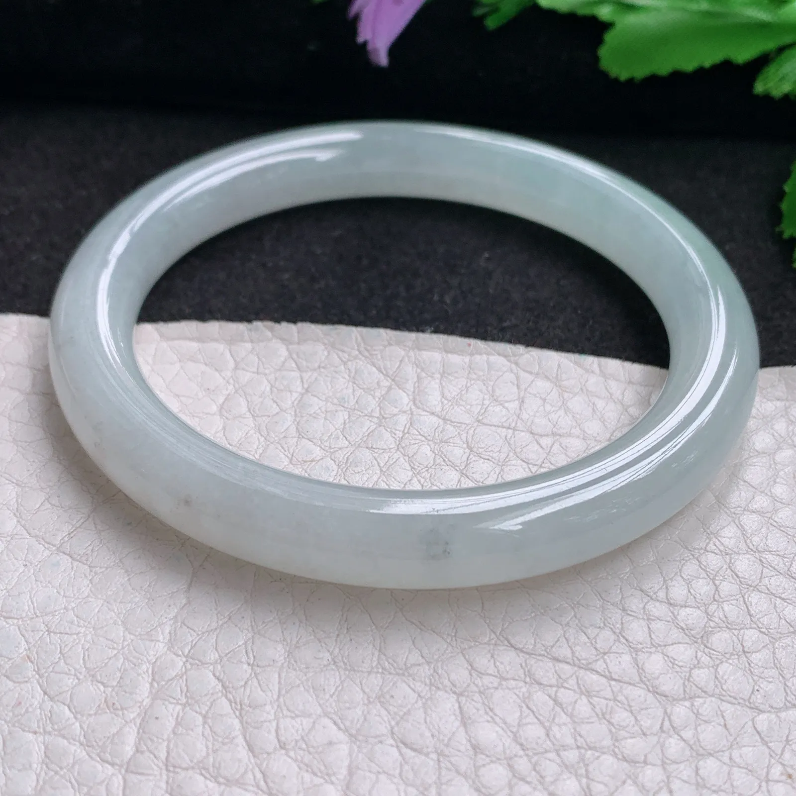 n实拍54*8.3美人镯 天然缅甸翡翠冰纯圆条玉手镯 叮当镯