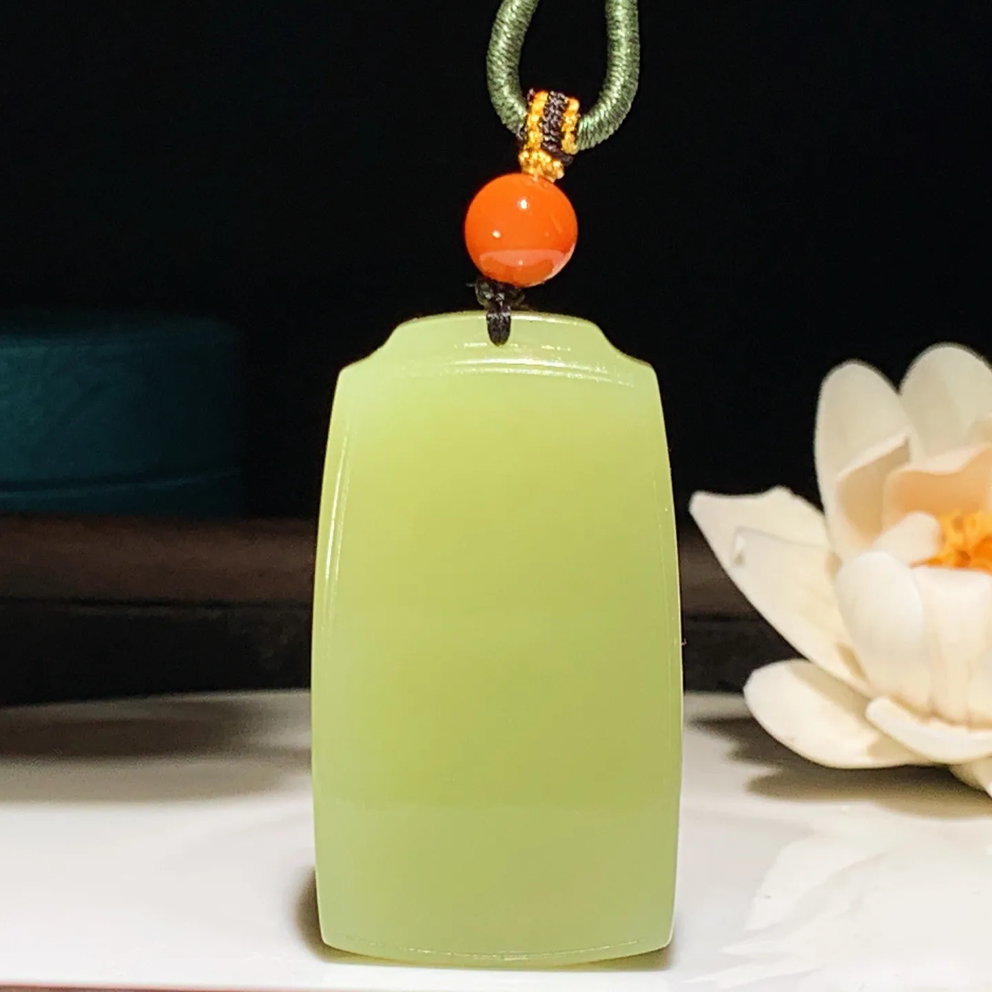 新疆和田玉若羌黄口料平安无事牌挂件 尺寸49/28/10重40.8克 玉质细腻油润 底色纯净 脂粉好，品质好！lt260116