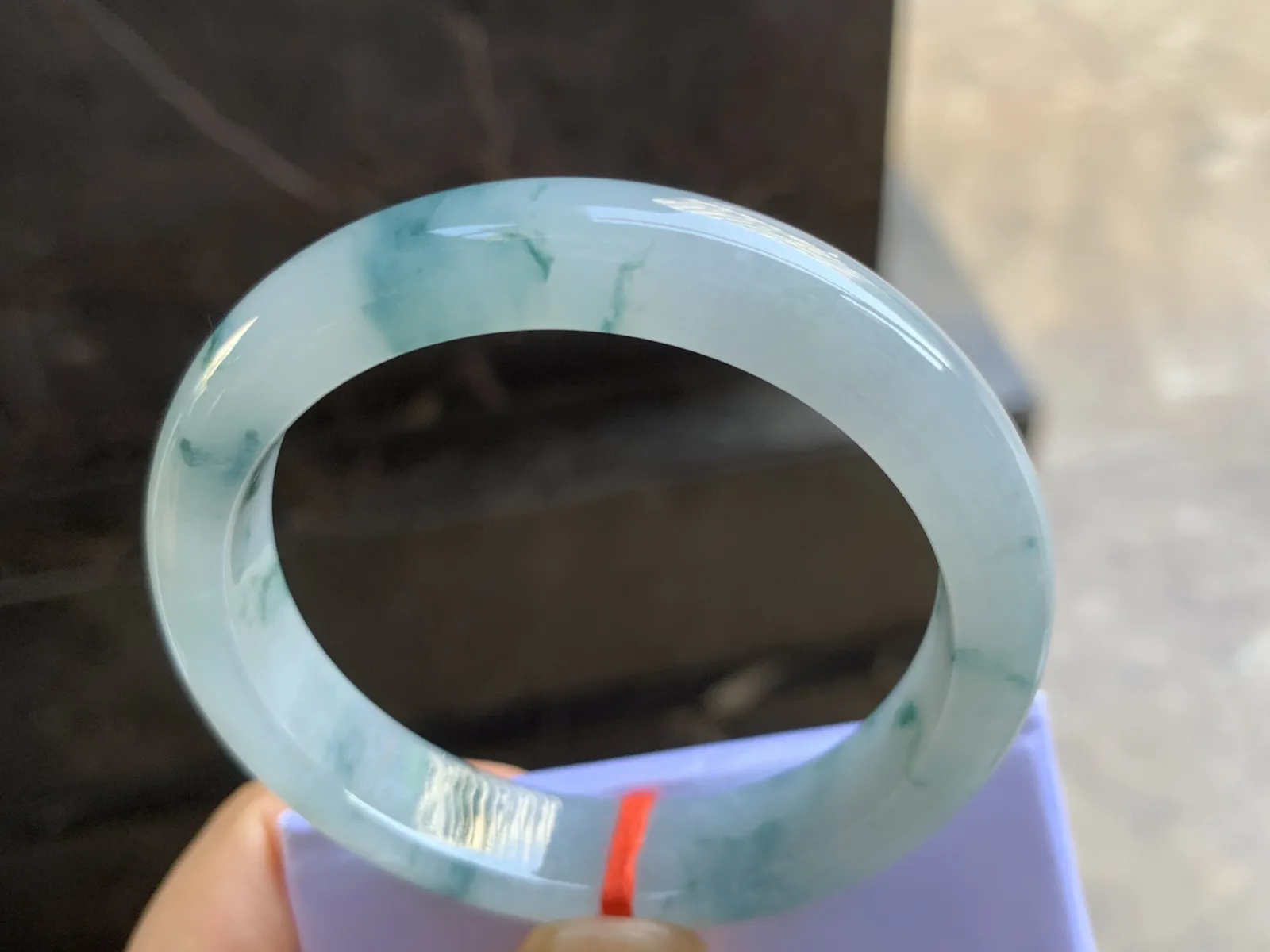 55-12-7.8mm
冰种飘花手镯 水润光泽 飘花灵动 推荐