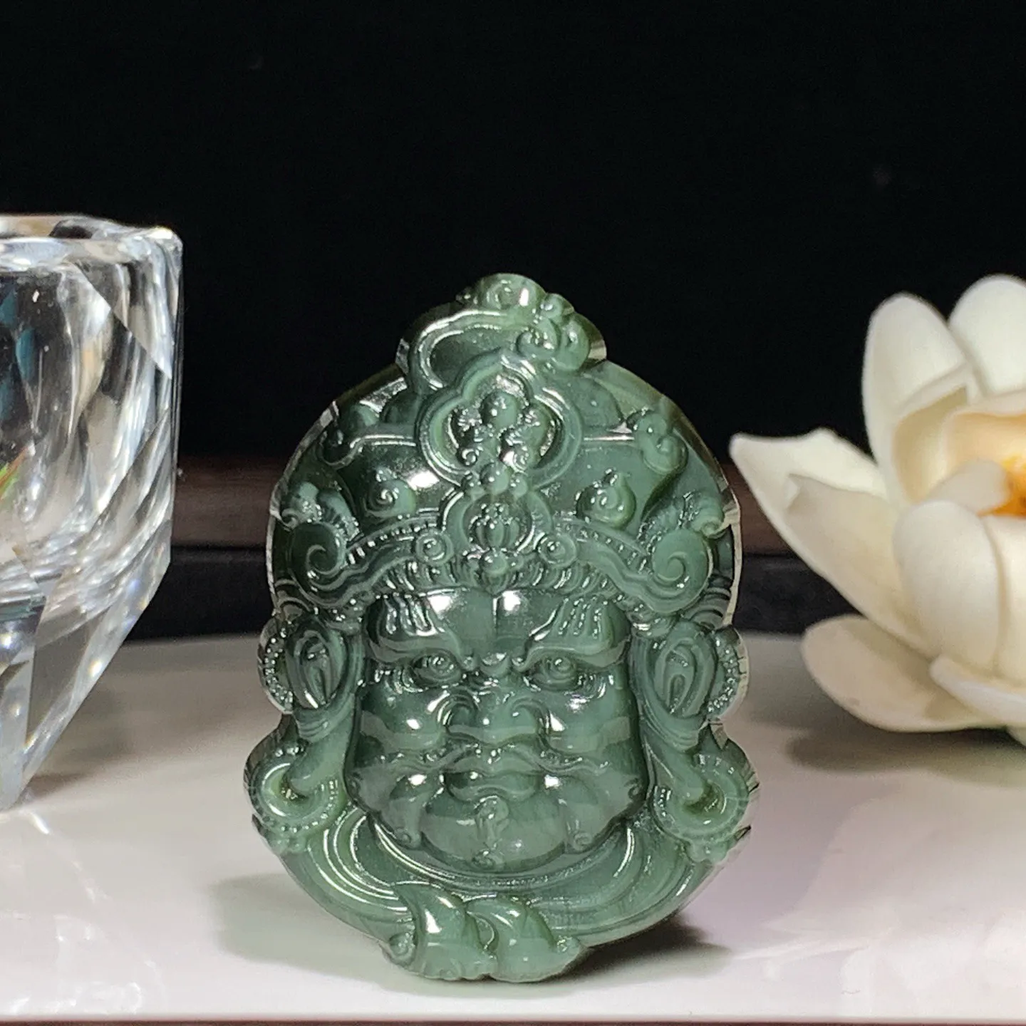 和田玉黑猫眼俄罗斯碧玉不动明王挂件 尺寸48/35/11重30克 玉质细腻油润 通身活猫眼 底色纯净