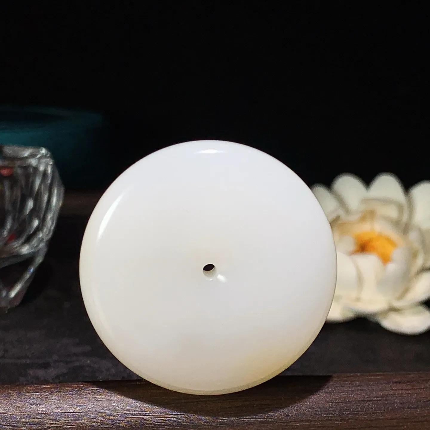 新疆和田玉且末糖羊脂白平安扣挂件 尺寸44/10重42.4克 玉质细腻油润 底色纯净 脂粉好，品质好！lt260116