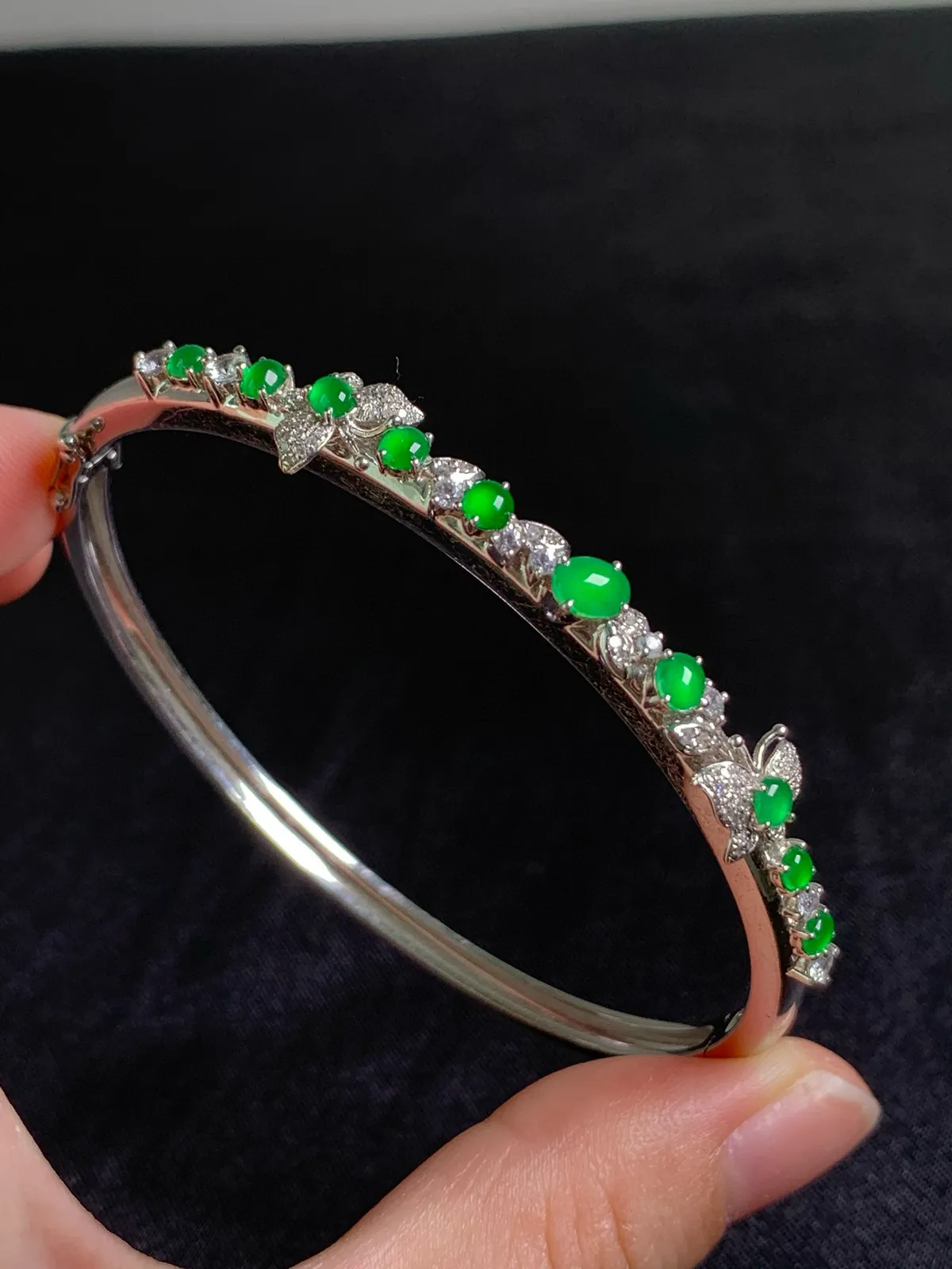 【18k金镶嵌蛋面手镯】种老细腻，色阳浓郁起胶圈口：57.7*8.6*5.7