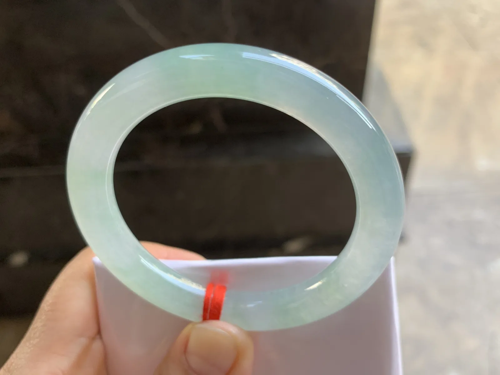 51.5-9.2mm
冰种晴水圆条手镯 底色漂亮 水润光泽