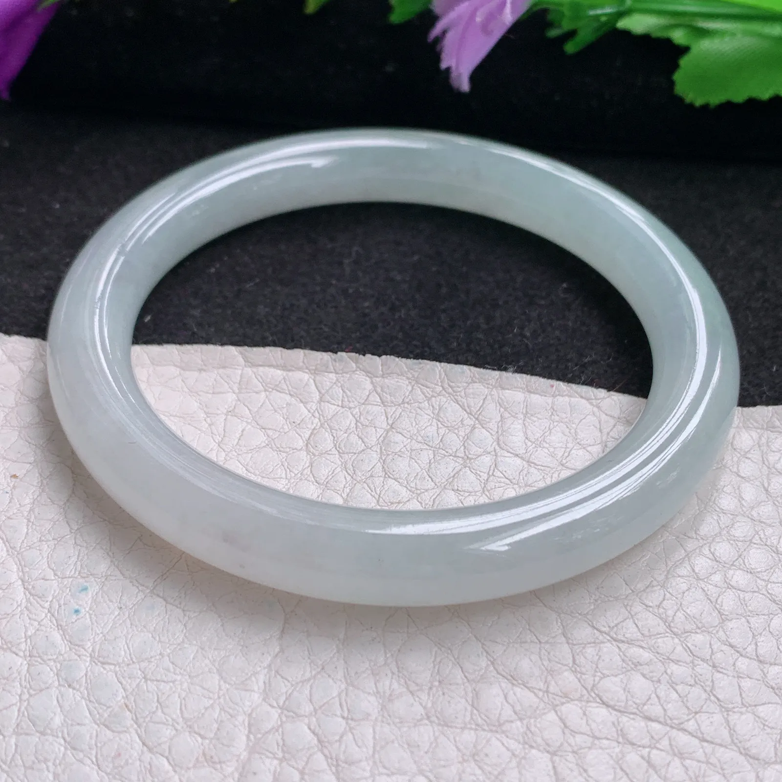 n实拍54*8.3美人镯 天然缅甸翡翠冰纯圆条玉手镯 叮当镯