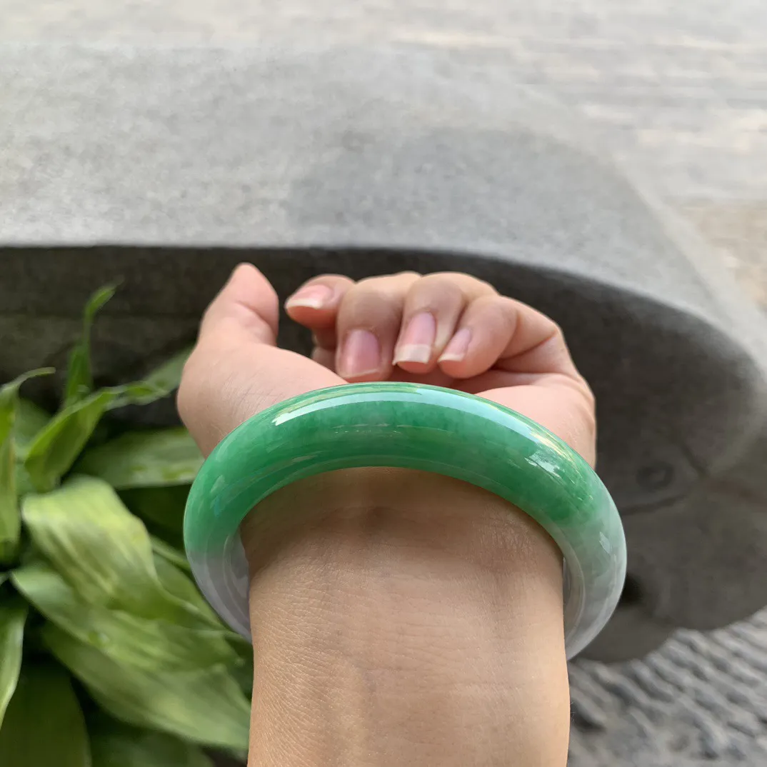 大圈口59.2-13.7-9.9 【辣绿正圈手镯】正圈59 60可戴