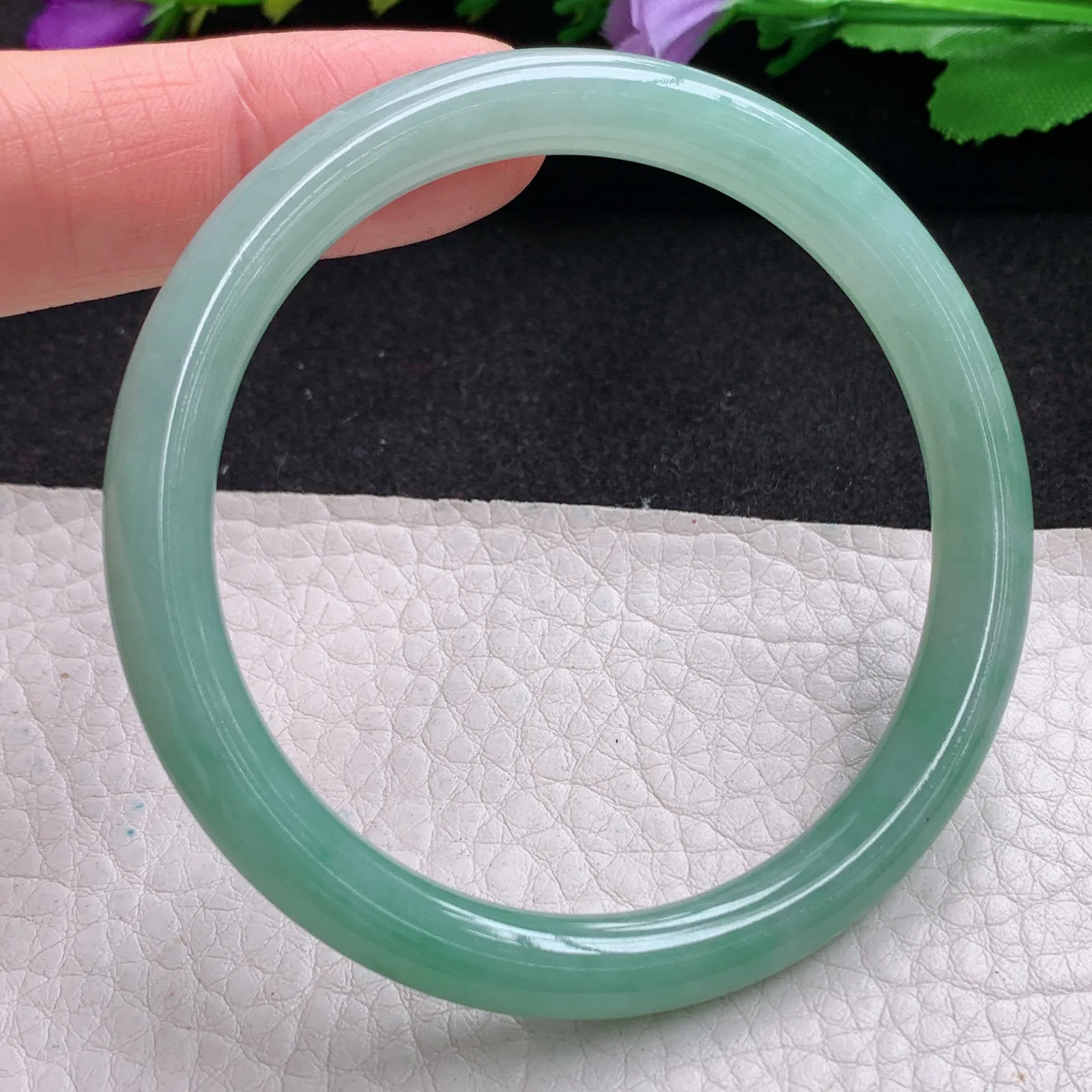 n实拍54*7*7.3美人镯 天然缅甸翡翠冰晴圆条玉手镯 叮当镯