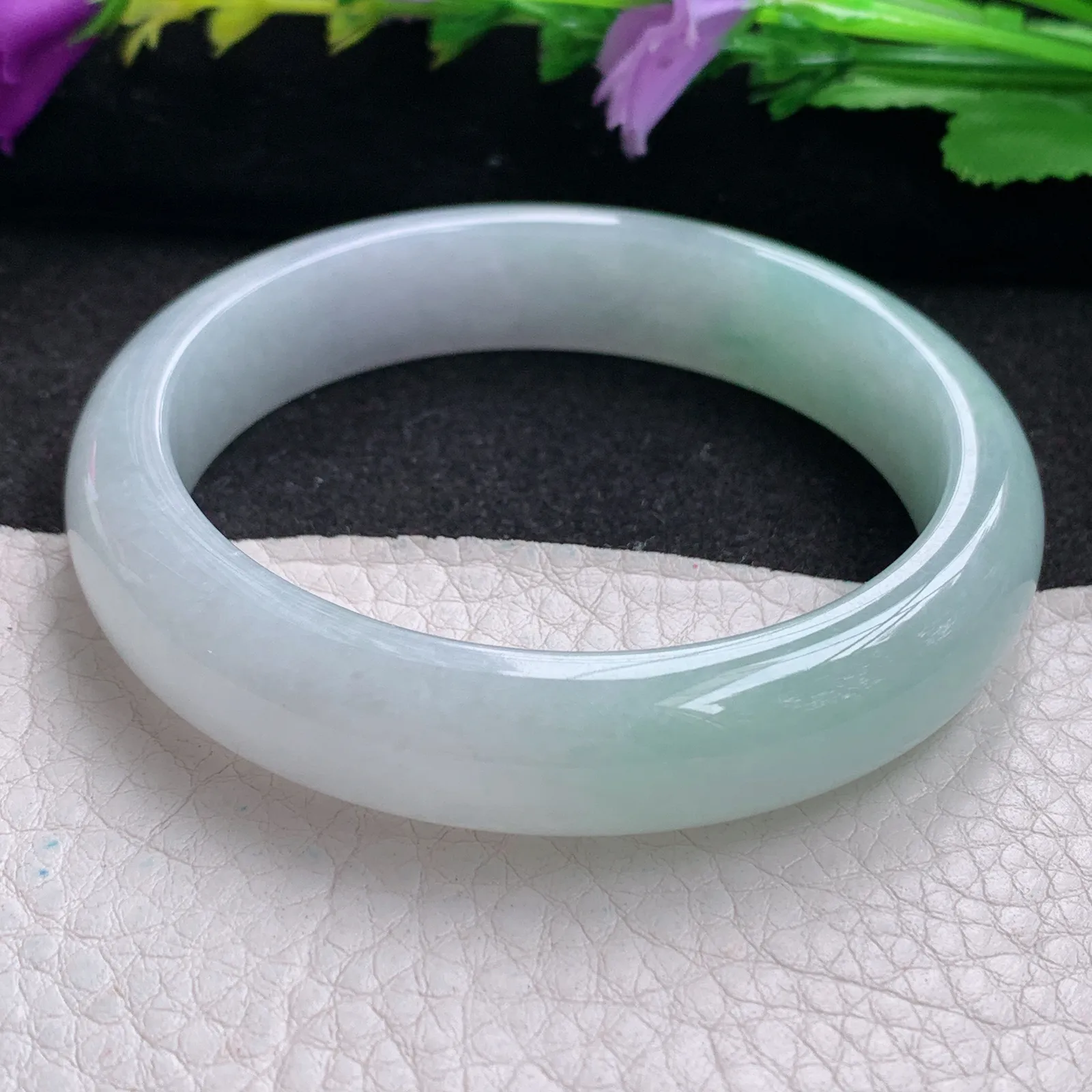 js实拍56.5*12.8*8平安镯 天然缅甸翡翠冰胶水绿玉手镯 玉手环