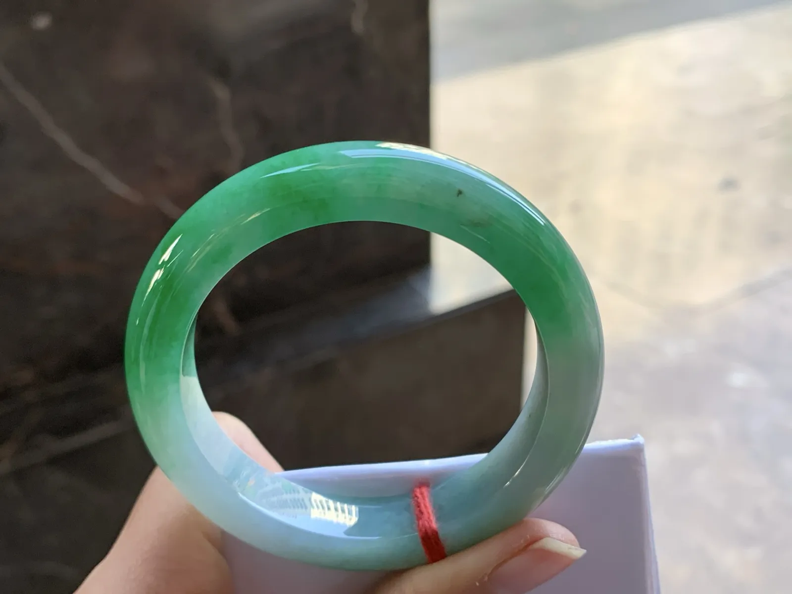 53.5-12.2-9.1

浓绿色手镯^_^颜色鲜艳