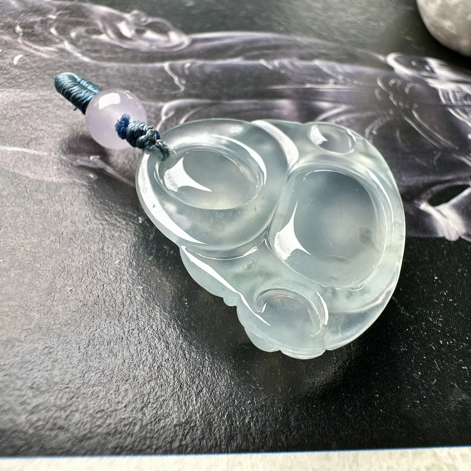 【冰种佛公吊坠】种水上乘，晶莹剔透，纯净通透，莹光感很强