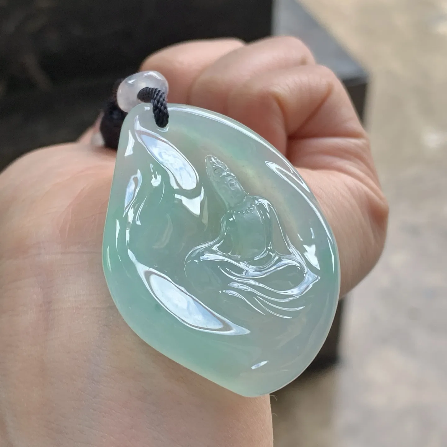 冰晴绿自在观音^_^玉质温润 细腻 鲜艳 尺寸48.7