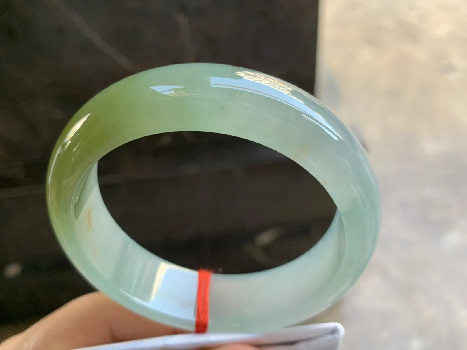 60-18-8.6mm
冰种黄翡宽版轮胎手镯 水润光泽 颜色漂亮 宽版大气