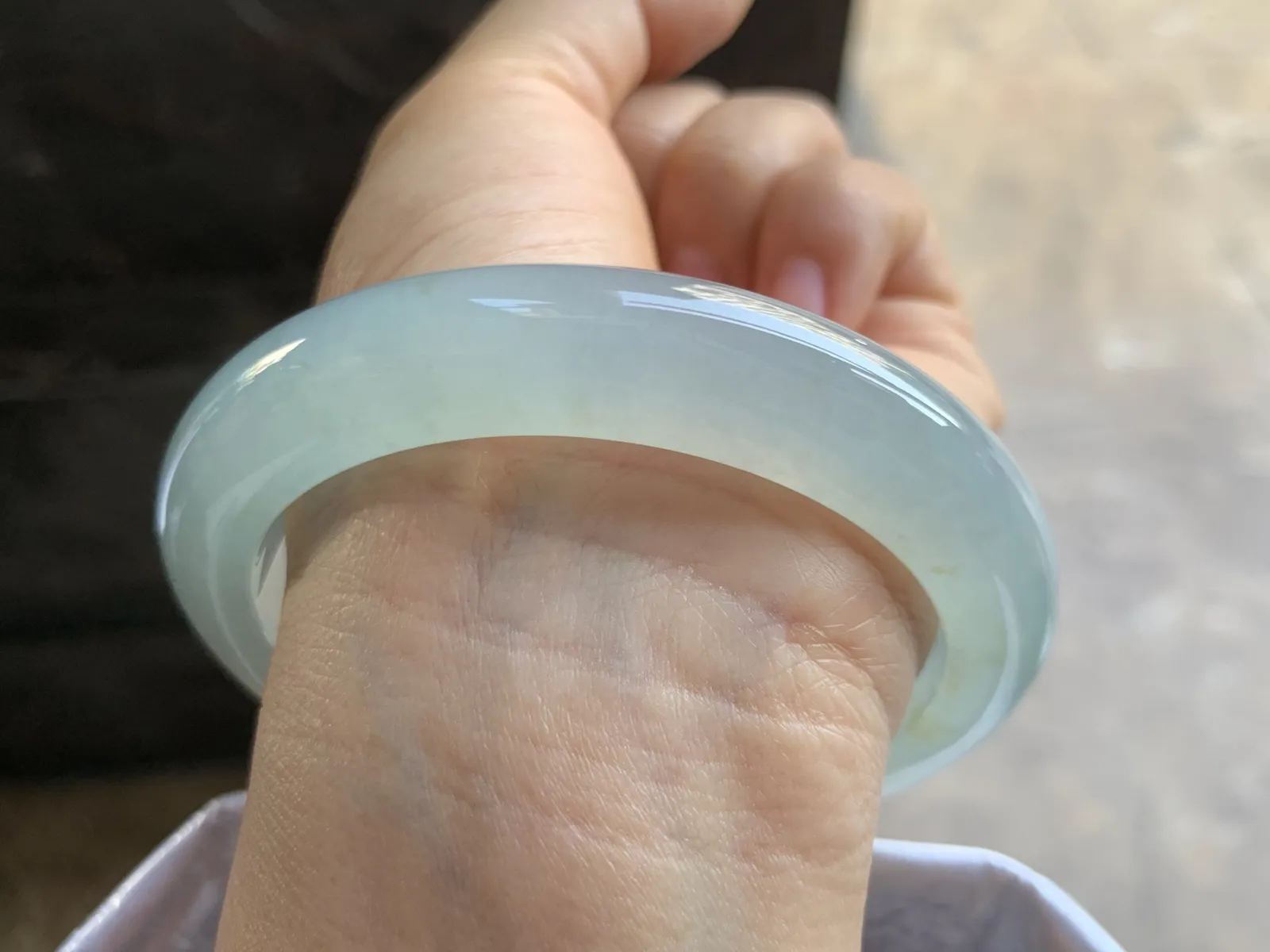 60.5-12-9.5mm
冰种晴底大圈口手镯 水润光泽 大圈口