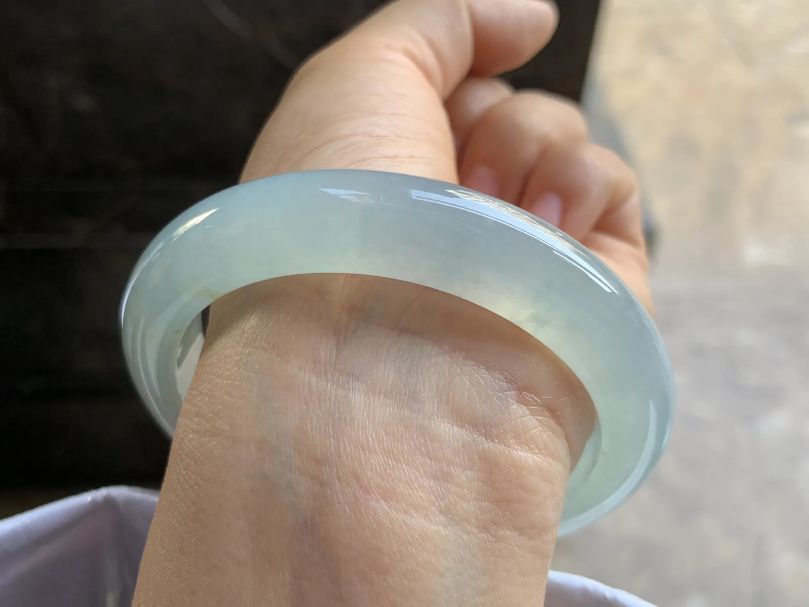 60.5-12-9.5mm
冰种晴底大圈口手镯 水润光泽 大圈口