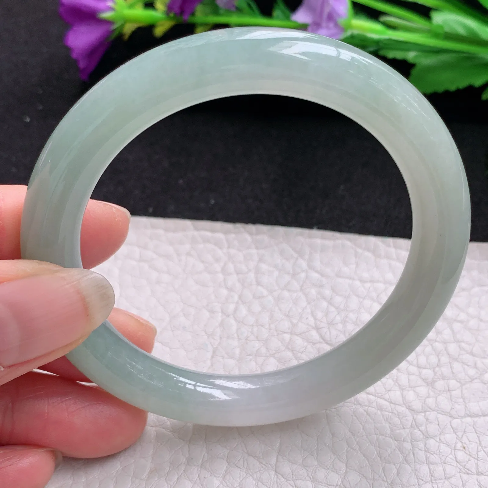 n实拍55*10*9.3美人镯 天然缅甸翡翠冰晴圆条玉手镯 叮当镯