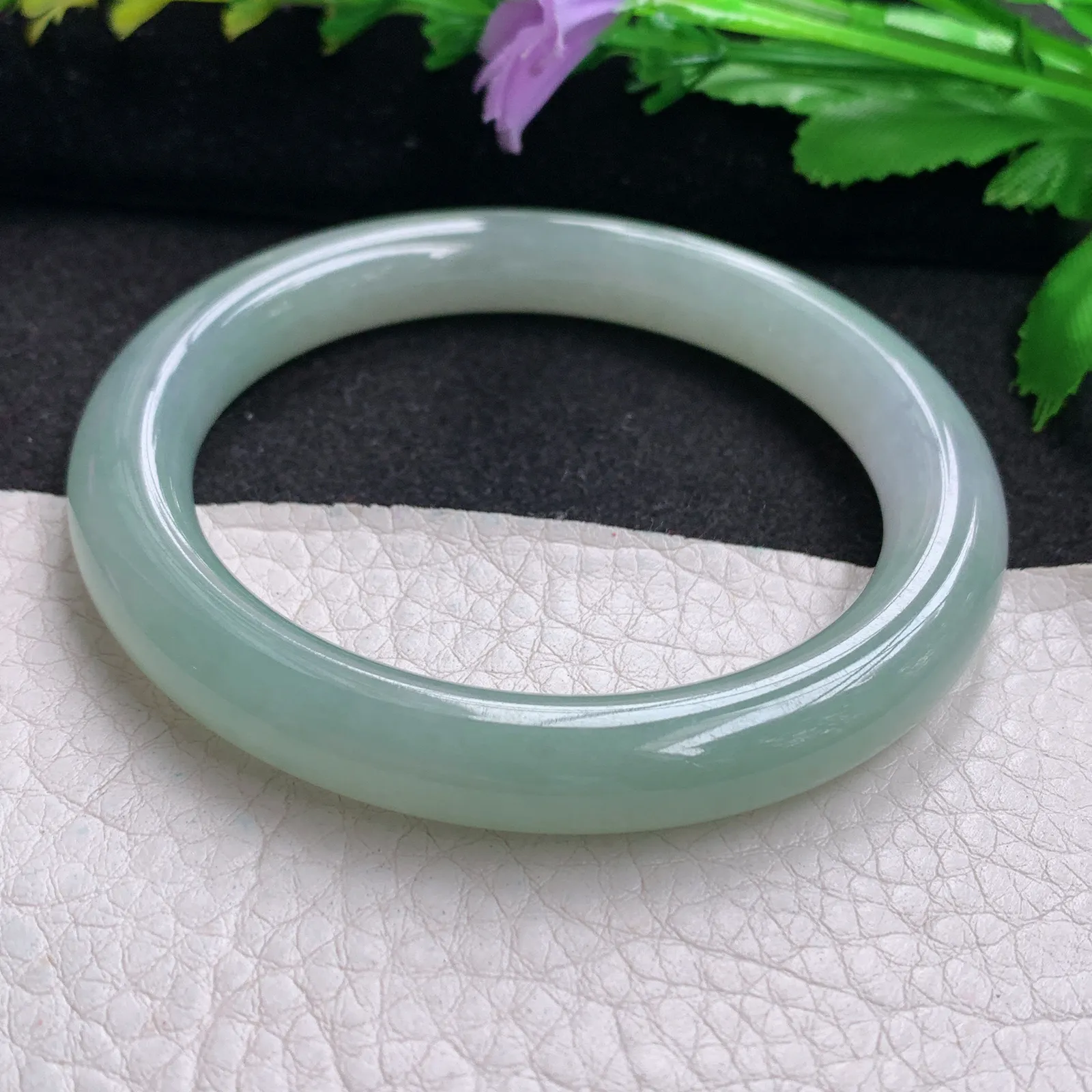 n实拍55*10*9.3美人镯 天然缅甸翡翠冰晴圆条玉手镯 叮当镯