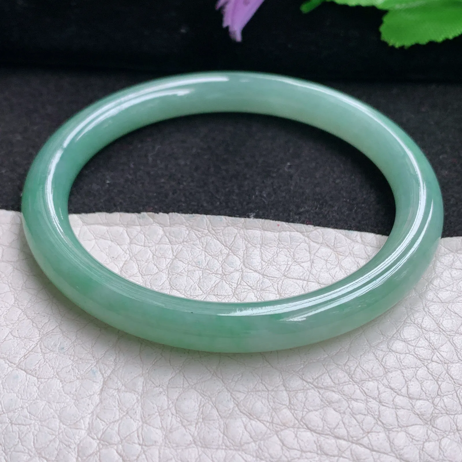 n实拍54*7*7.3美人镯 天然缅甸翡翠冰晴圆条玉手镯 叮当镯