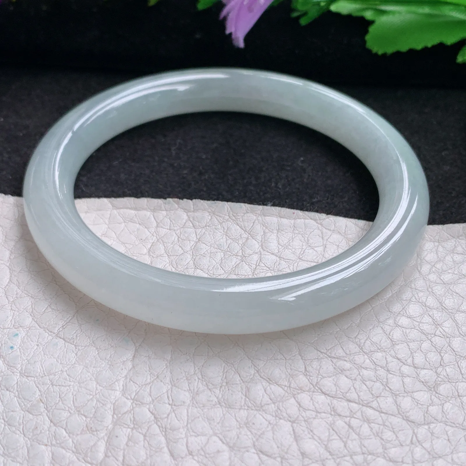 n实拍54*8.3美人镯 天然缅甸翡翠冰纯圆条玉手镯 叮当镯