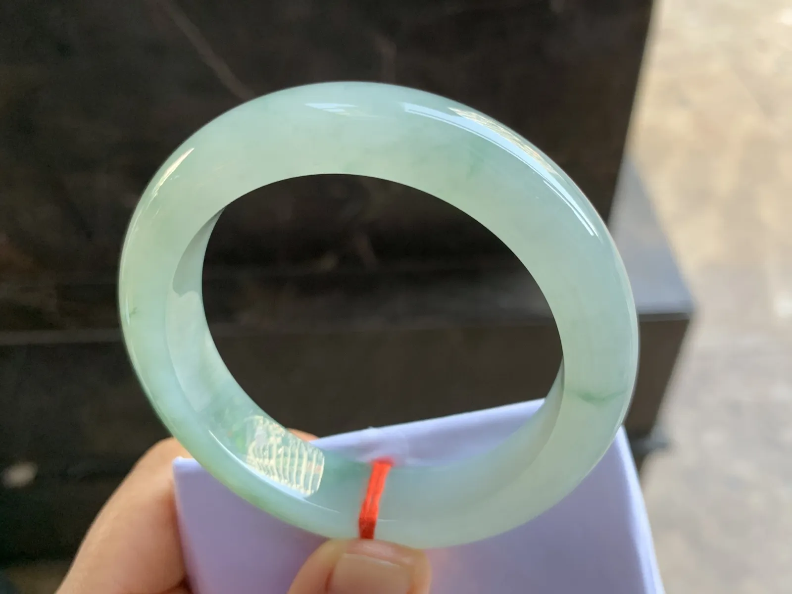 53-13-9.5mm
冰种飘花手镯 水润光泽 芙蓉花色