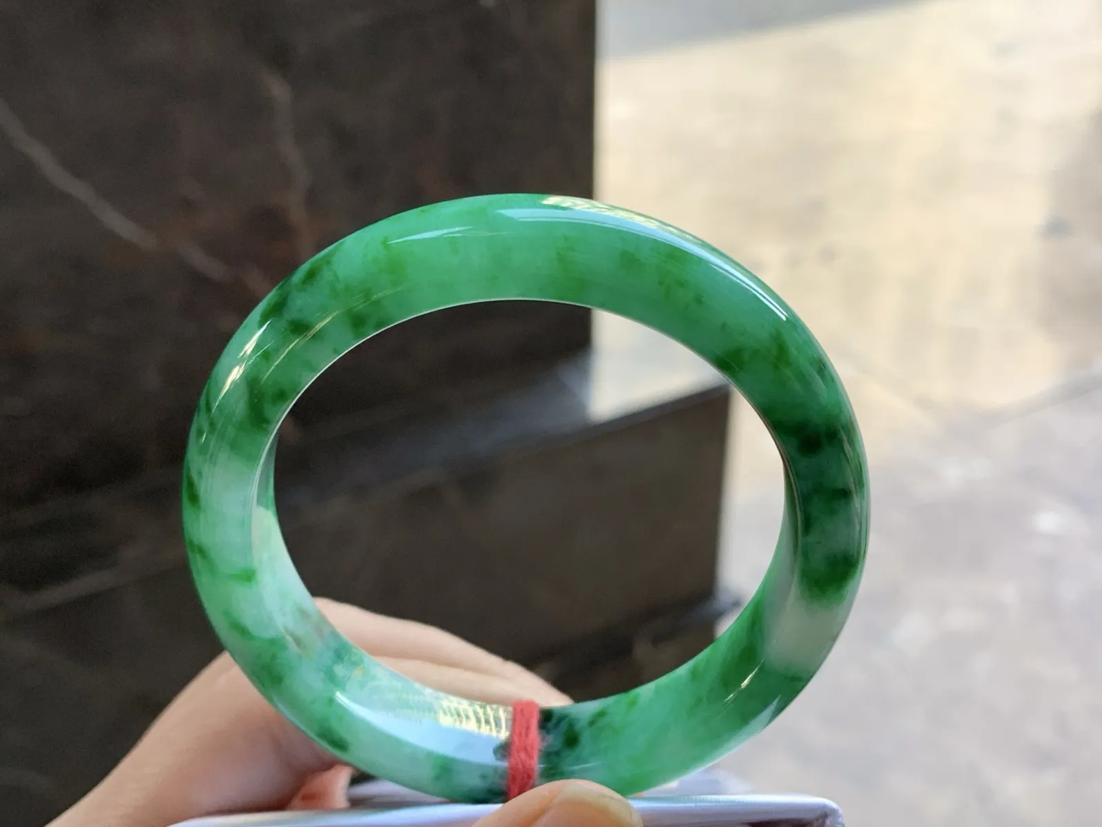 56-12.8-8.5

辣绿色手镯^_^鲜艳 浓郁