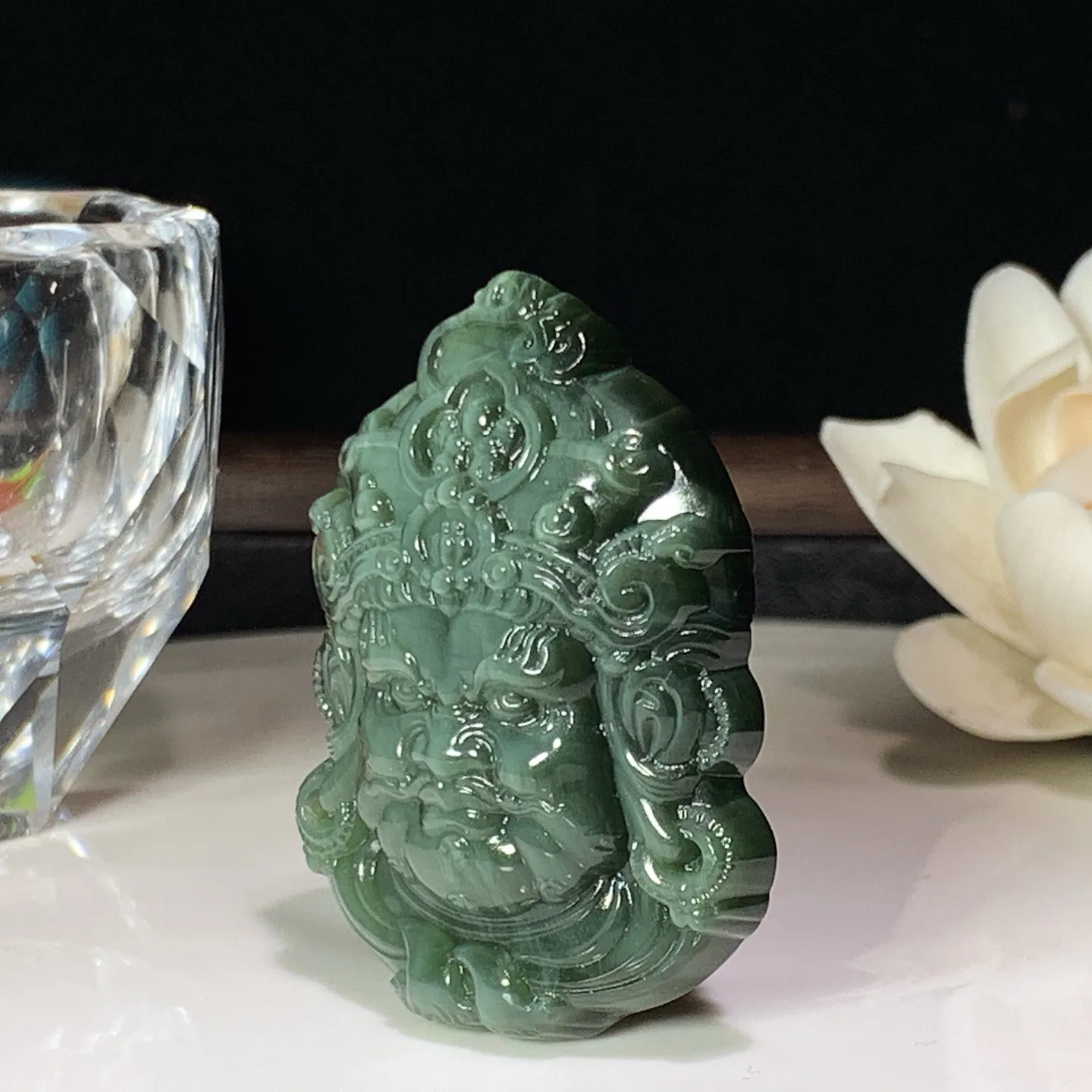 和田玉黑猫眼俄罗斯碧玉不动明王挂件 尺寸48/35/11重30克 玉质细腻油润 通身活猫眼 底色纯净