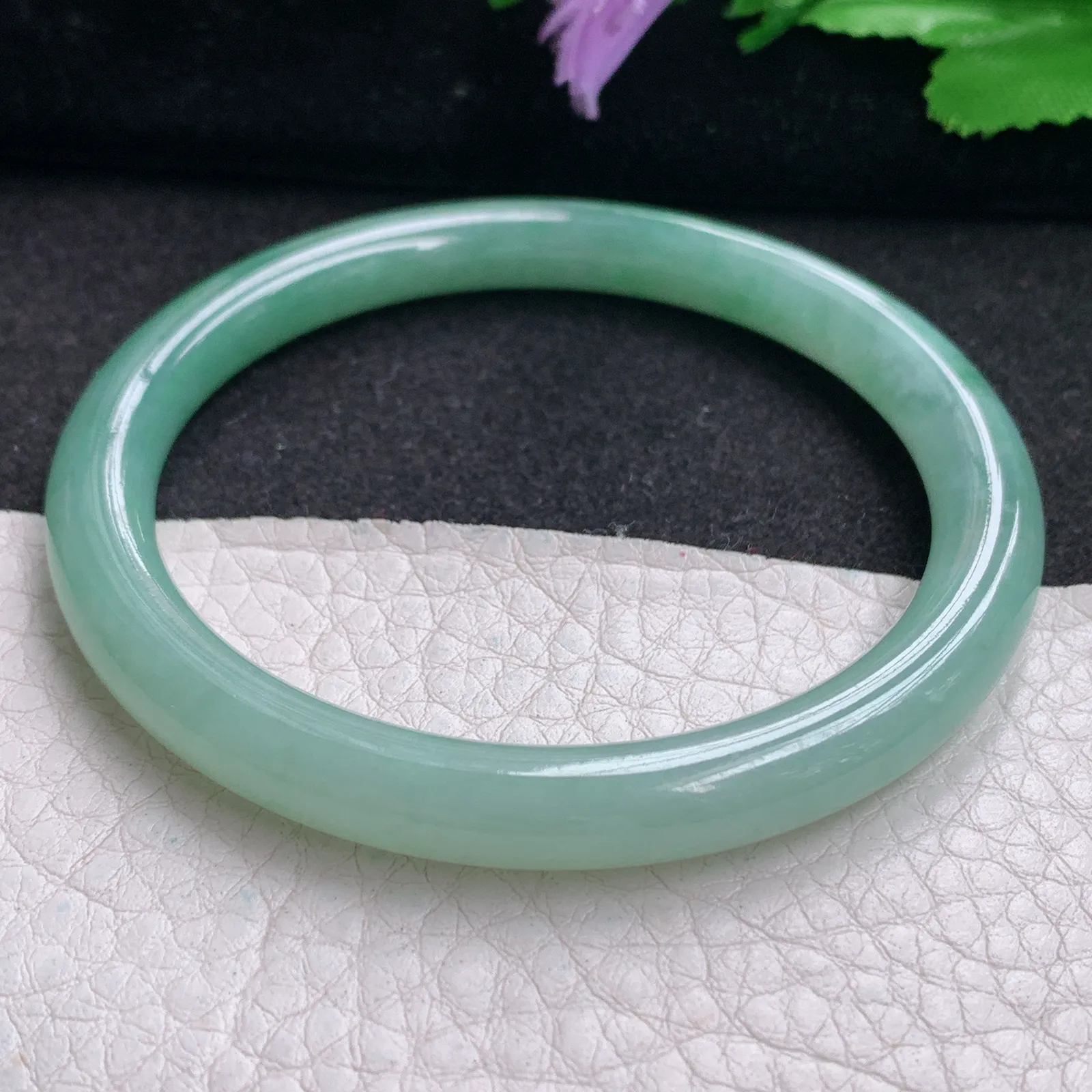 n实拍54*7*7.3美人镯 天然缅甸翡翠冰晴圆条玉手镯 叮当镯