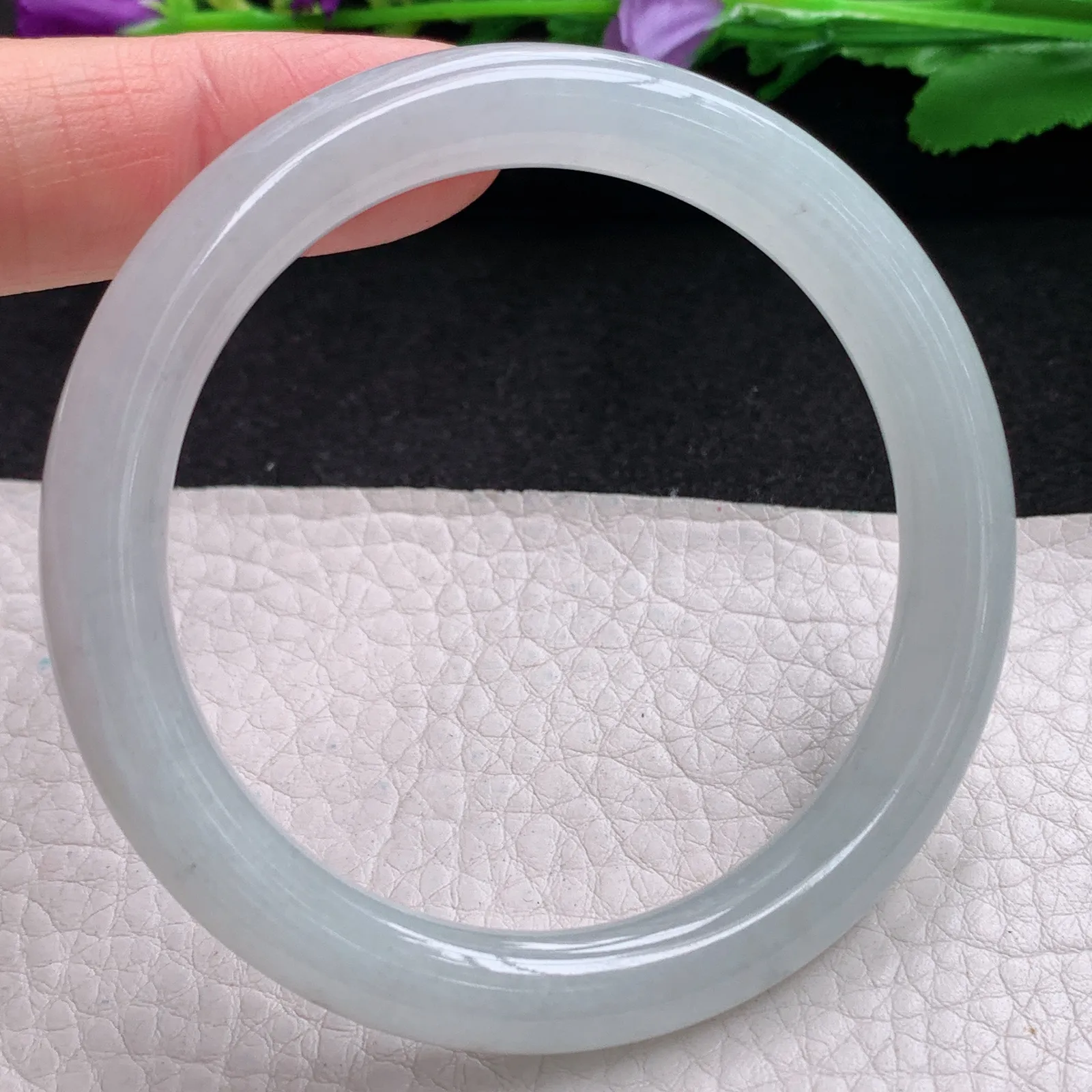 n实拍54*8.3美人镯 天然缅甸翡翠冰纯圆条玉手镯 叮当镯