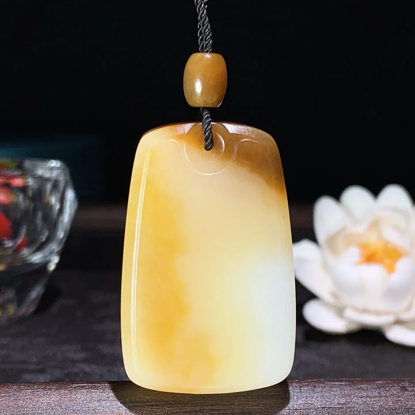 新疆和田玉且末糖平安无事牌挂件 尺寸44/28/11重36.4克 玉质细腻油润 底色纯净 脂粉好，品质好！lt260116