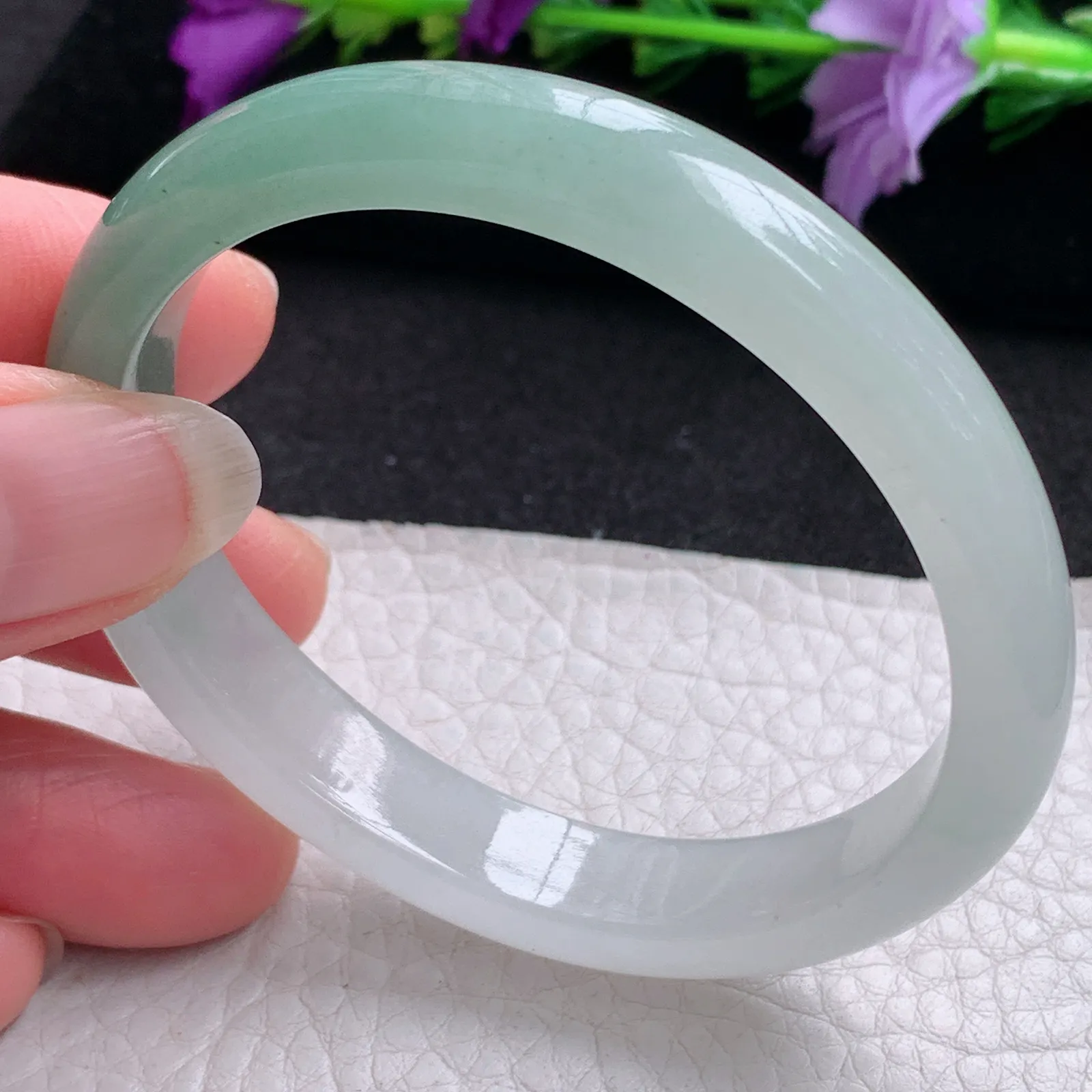 yh小圈口53.5*46*10*6.5贵妃镯 天然缅甸翡翠冰纯秀气椭圆宽边玉手镯 玉手环