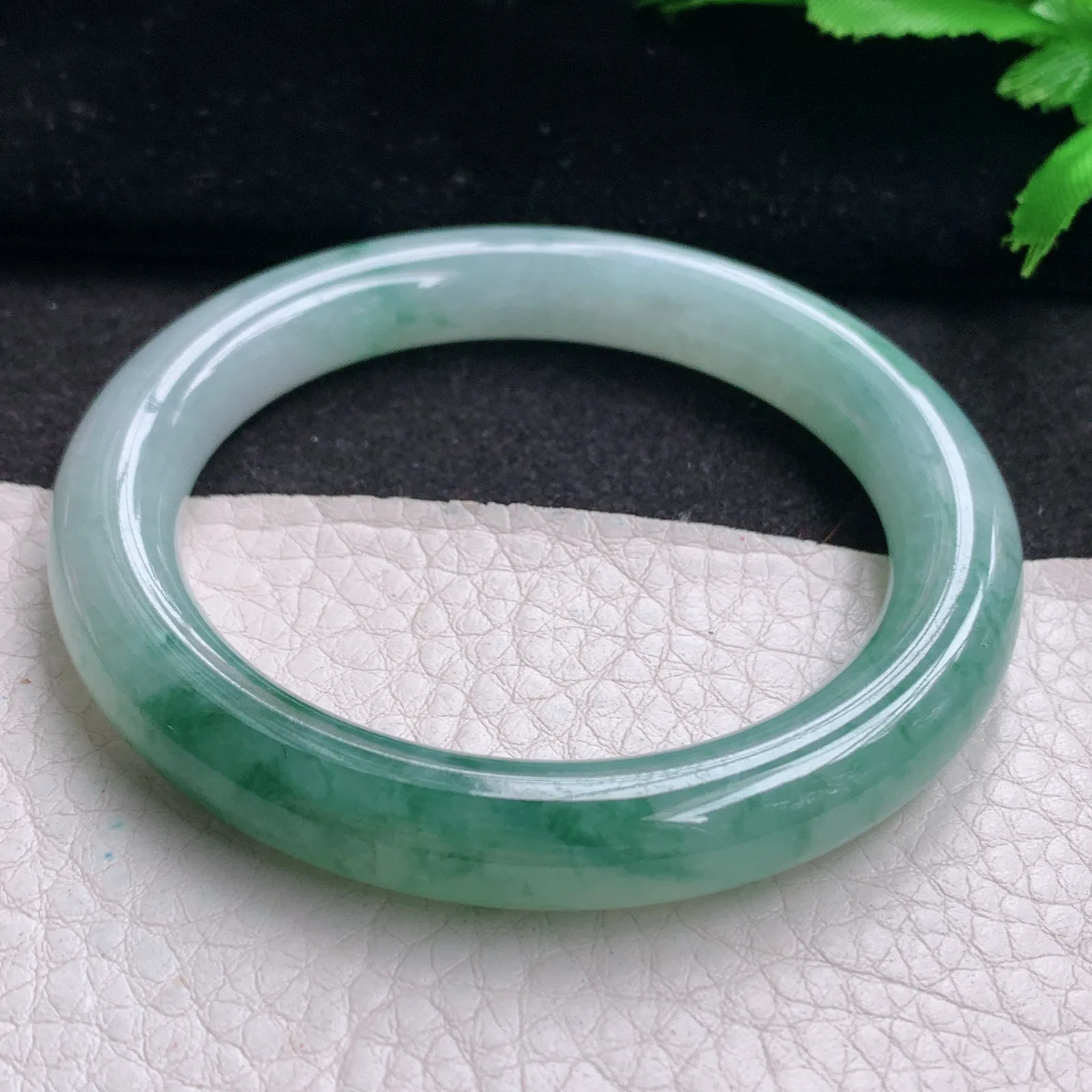 n小圈口52*9*9.5美人镯 天然缅甸翡翠冰飘花圆条玉手镯 叮当镯