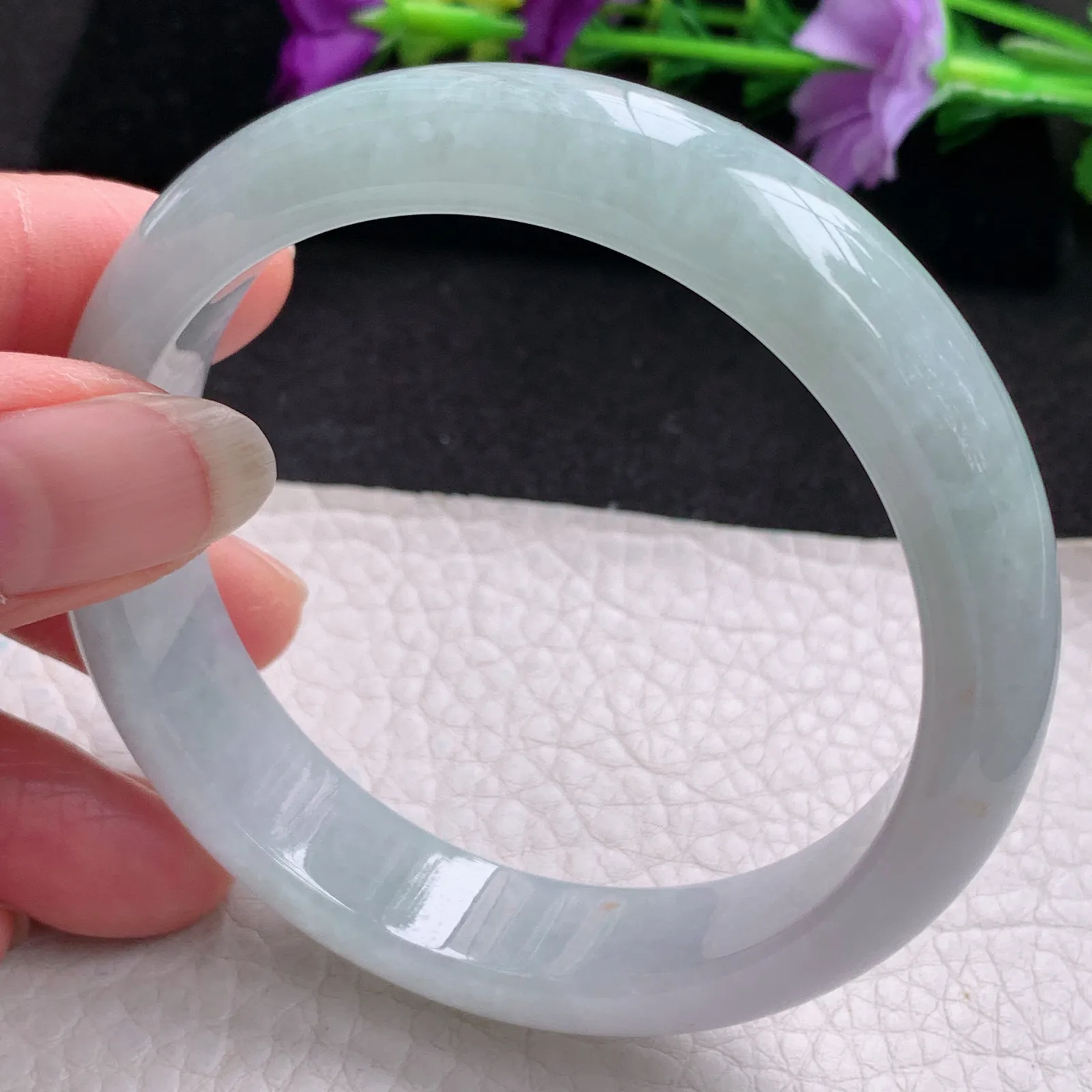 z实拍58*14*7.7平安镯 天然缅甸翡翠浅绿绿水润宽边玉手镯 玉手环