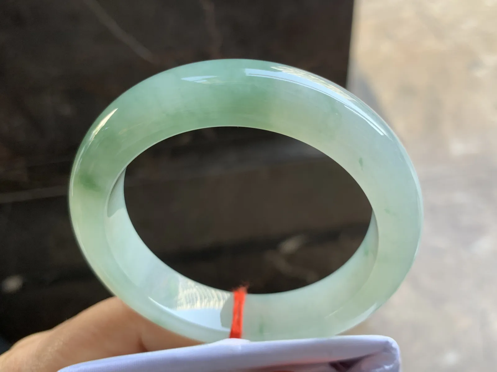 53-13-9.5mm
冰种飘花手镯 水润光泽 芙蓉花色