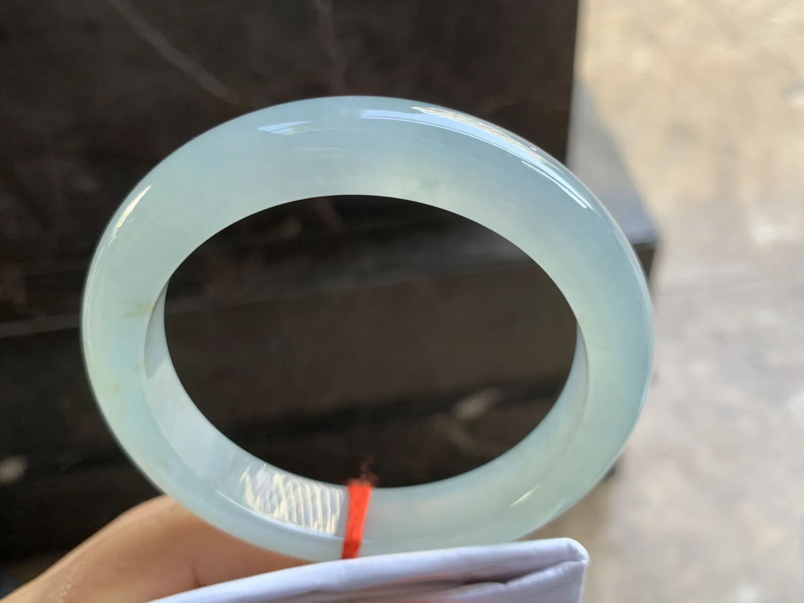 60.5-12-9.5mm
冰种晴底大圈口手镯 水润光泽 大圈口