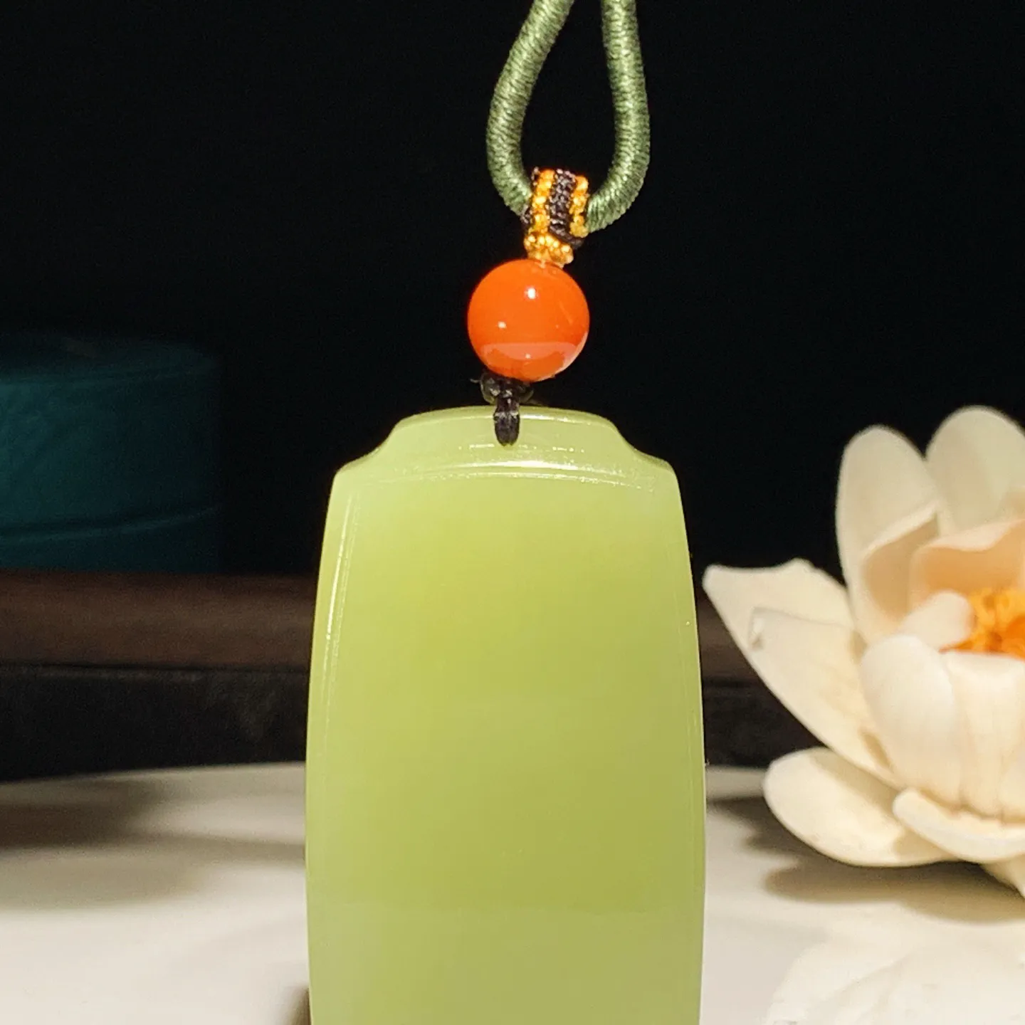 新疆和田玉若羌黄口料平安无事牌挂件 尺寸49/28/10重40.8克 玉质细腻油润 底色纯净 脂粉好，品质好！lt260116