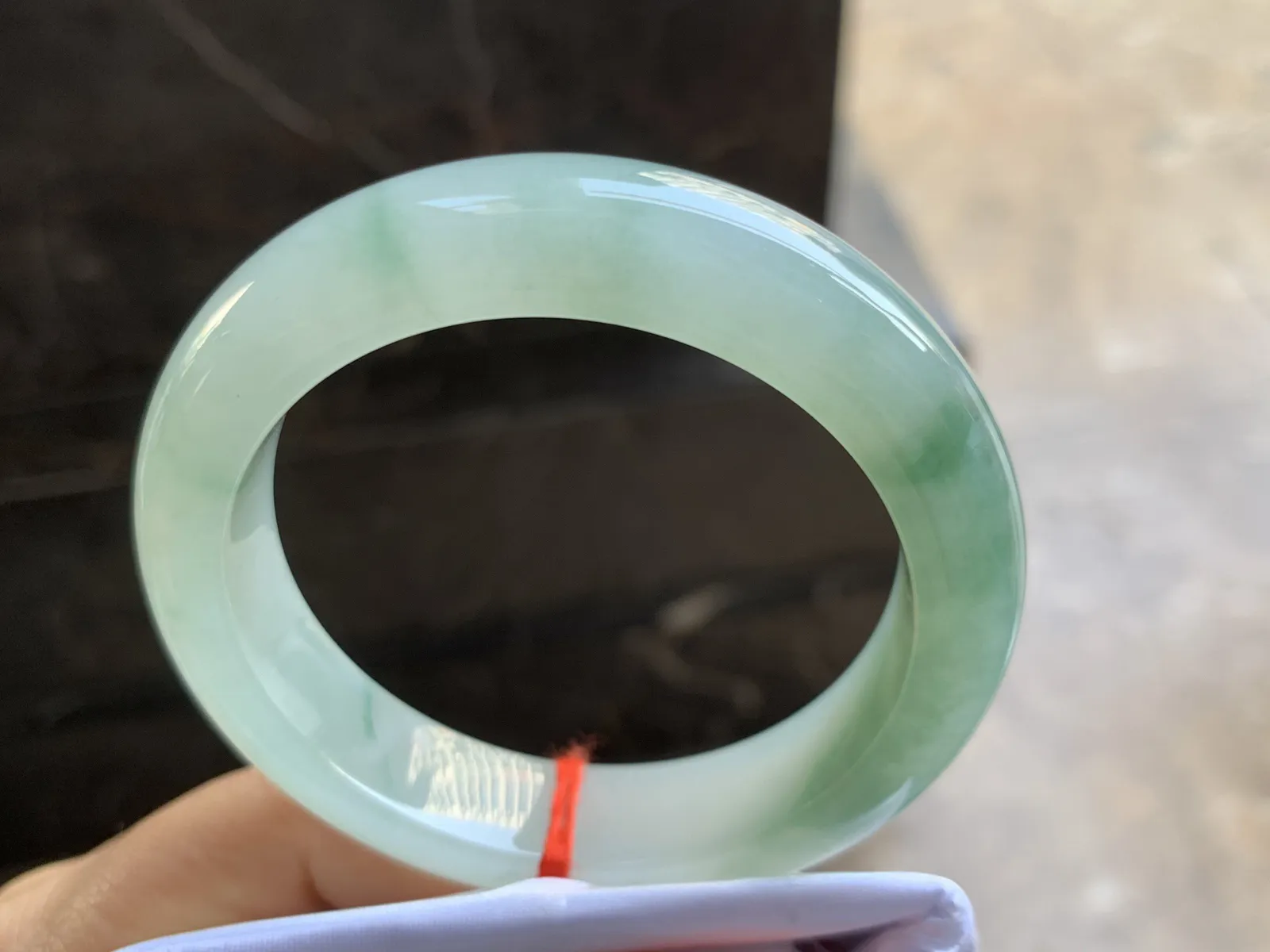 53-13-9.5mm
冰种飘花手镯 水润光泽 芙蓉花色