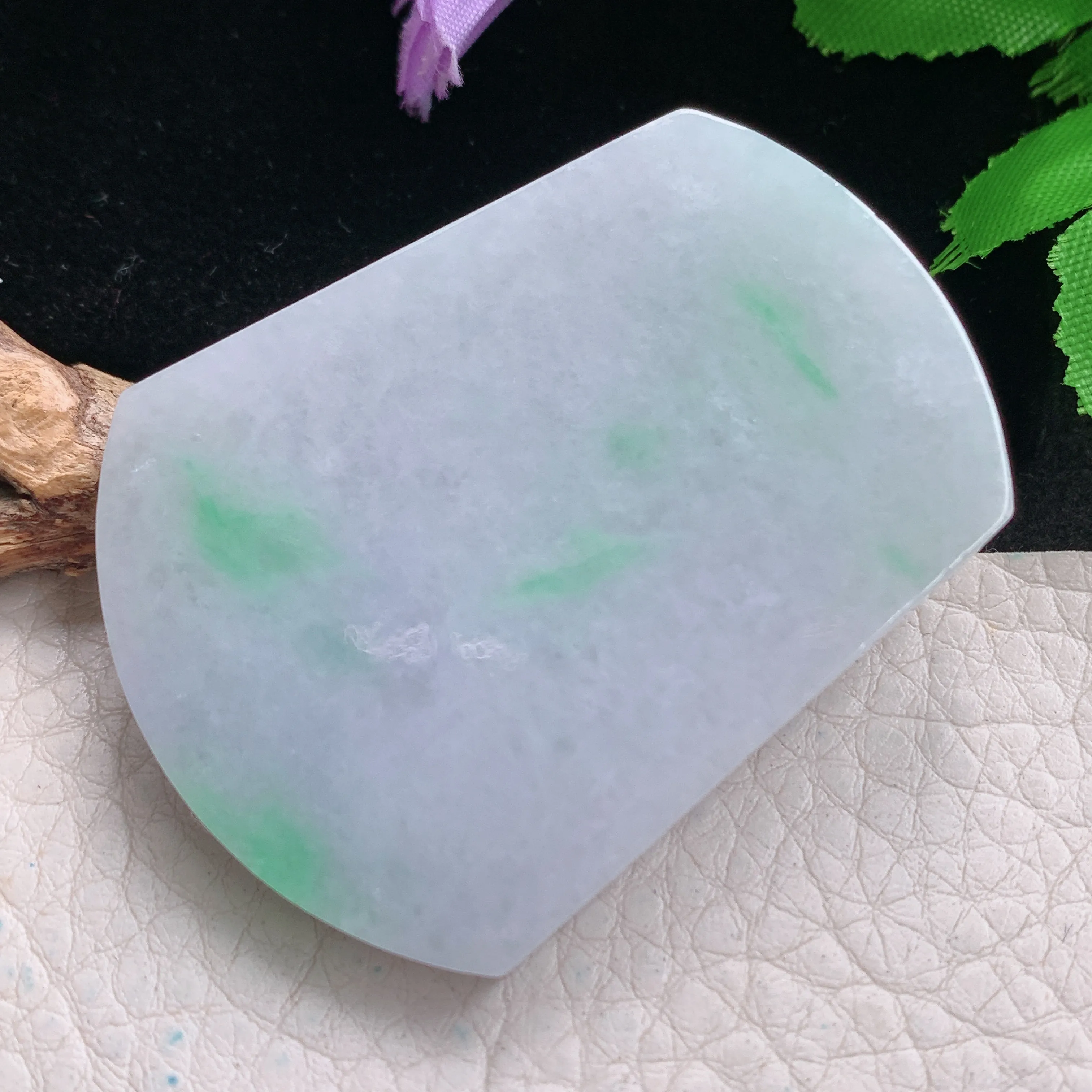 zen实拍55*42.3*6.5缅甸翡翠淡春彩平安无事牌吊坠