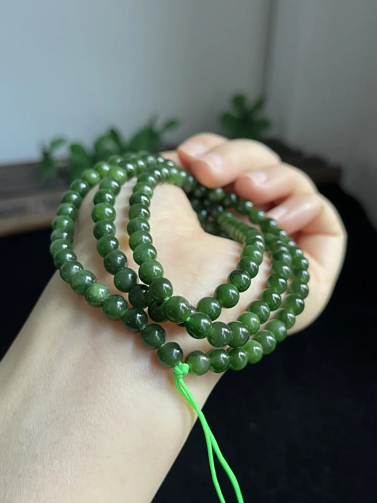 和田玉项链，料子温润
色泽漂亮