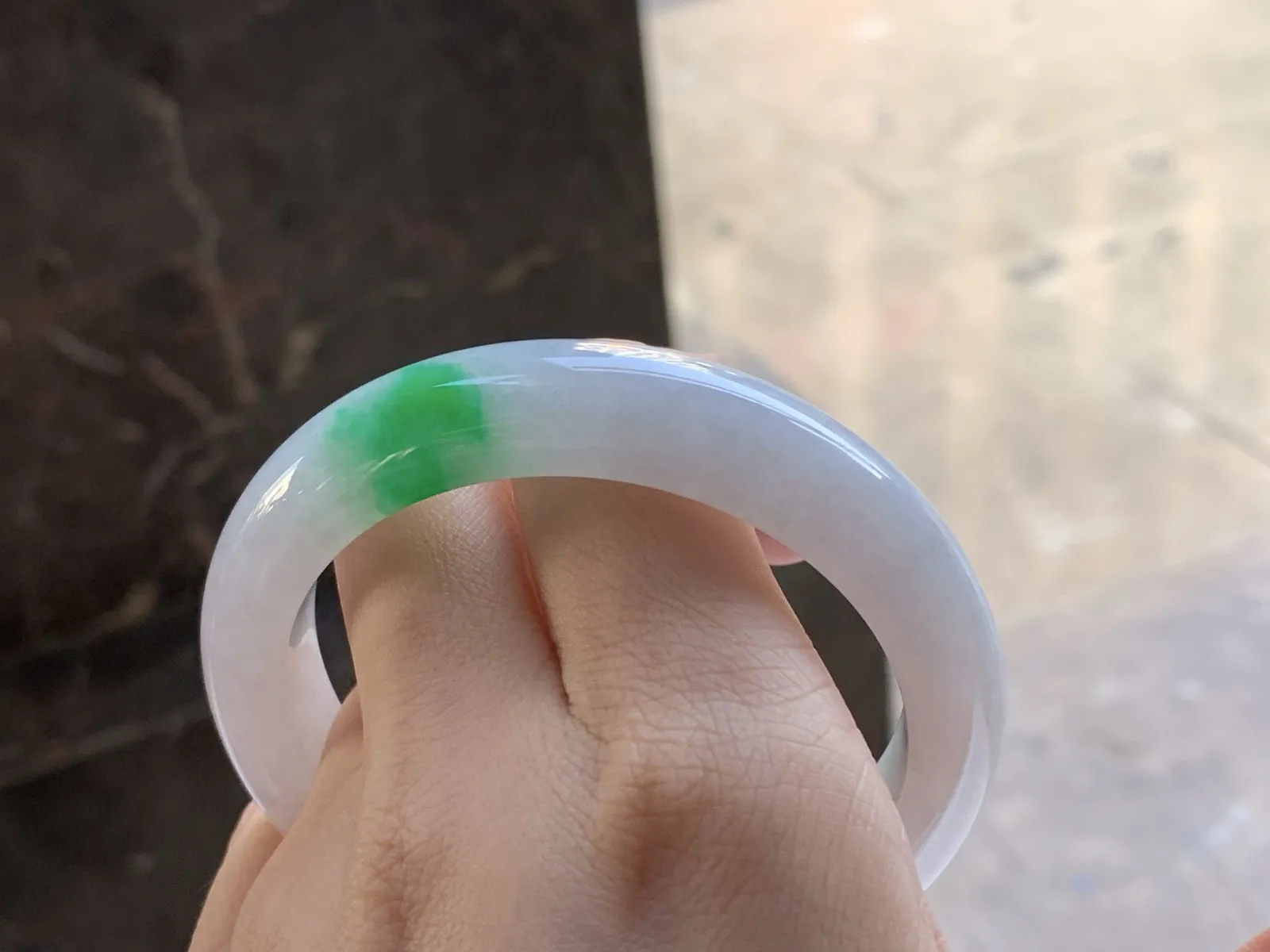 带色手镯
颜色漂亮 56.7/12.9/8.9mm