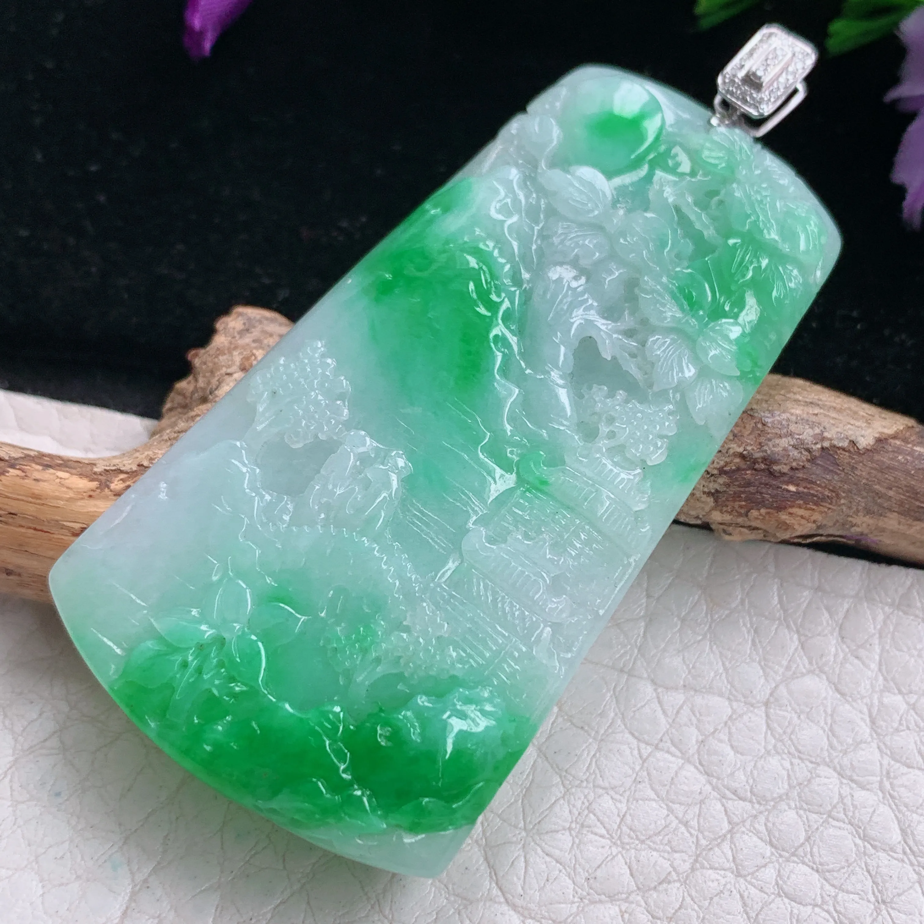 csy实拍55.8*30.5*5缅甸翡翠飘阳绿山水牌吊坠蓬莱仙境项坠 18k金扣