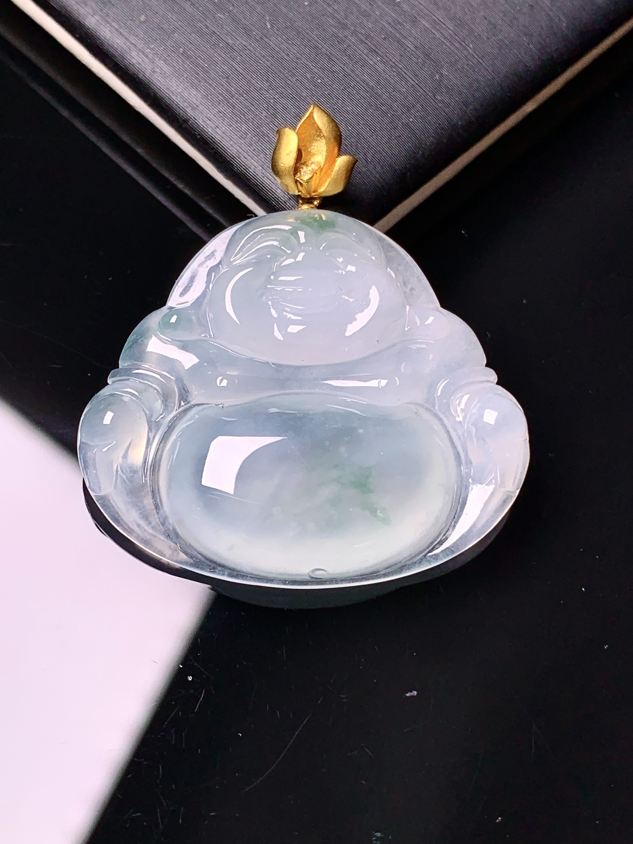 18k金镶嵌冰种佛公吊坠 玉质细腻 色泽艳丽清新 整体尺寸33.6*30.8*5.6