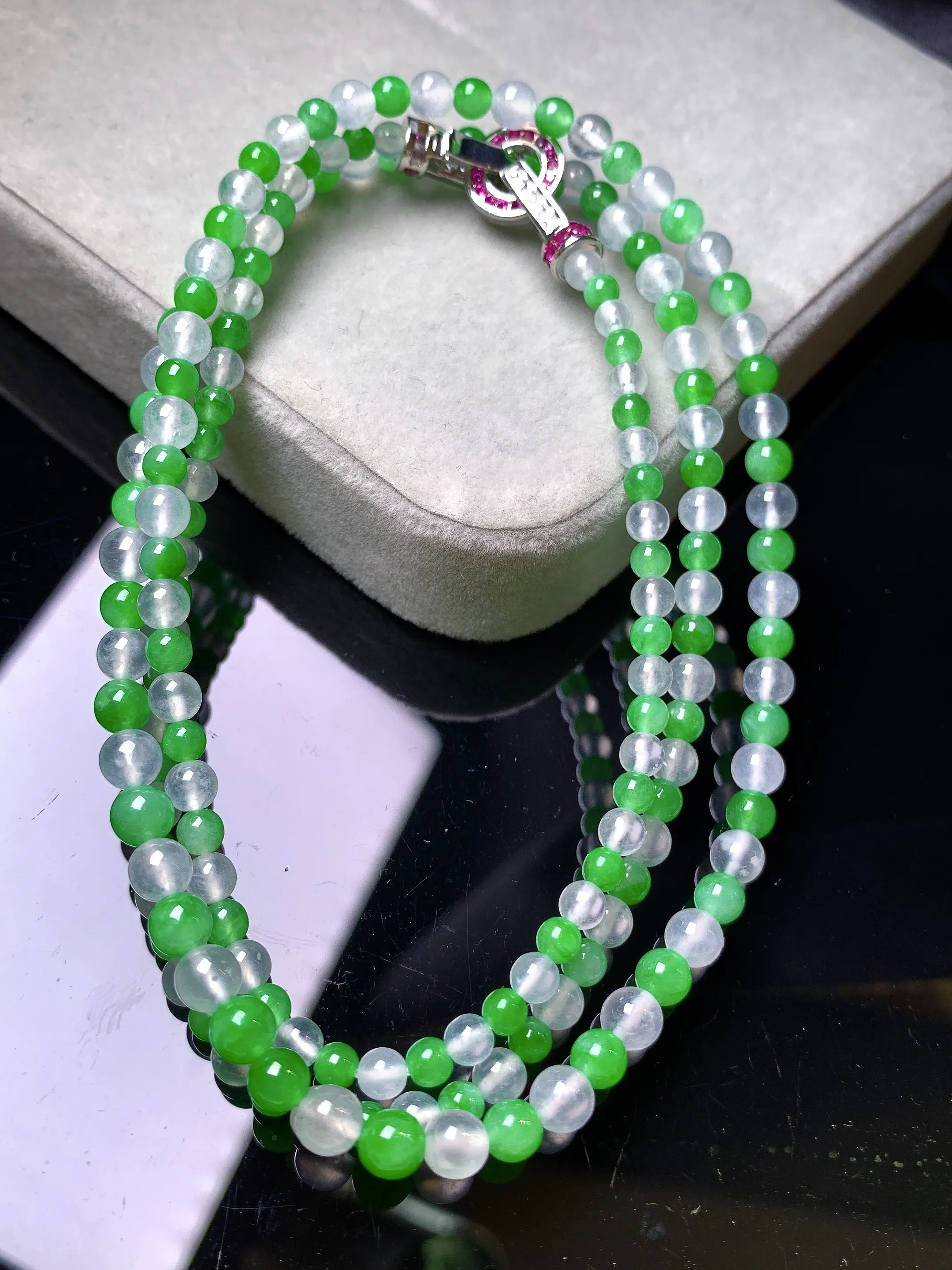 冰绿圆珠组合项链 玉质细腻 色泽艳丽清新 取一尺寸4.6