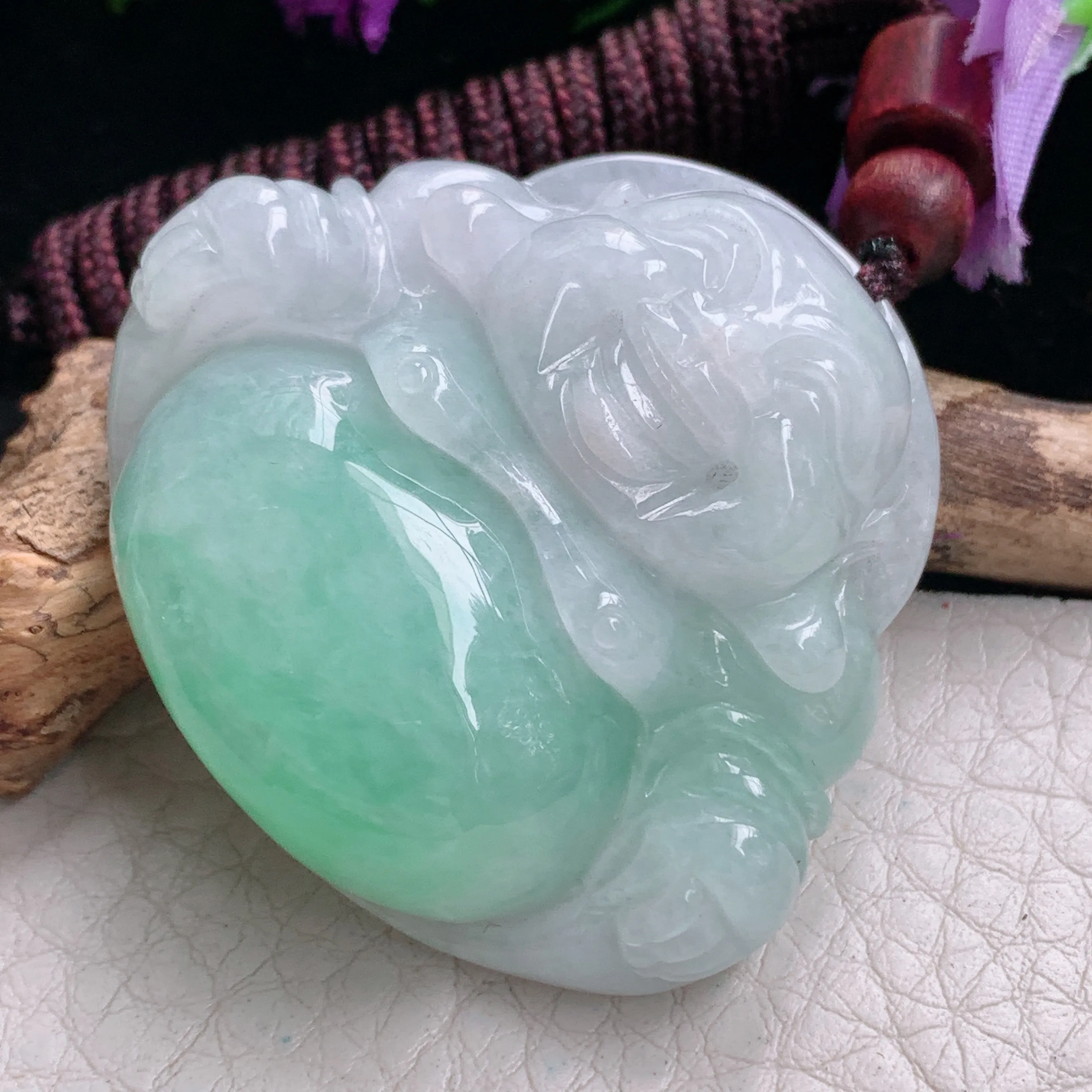 zen实拍39.5*43.2*12缅甸翡翠淡绿大佛公吊坠白底青弥勒佛像