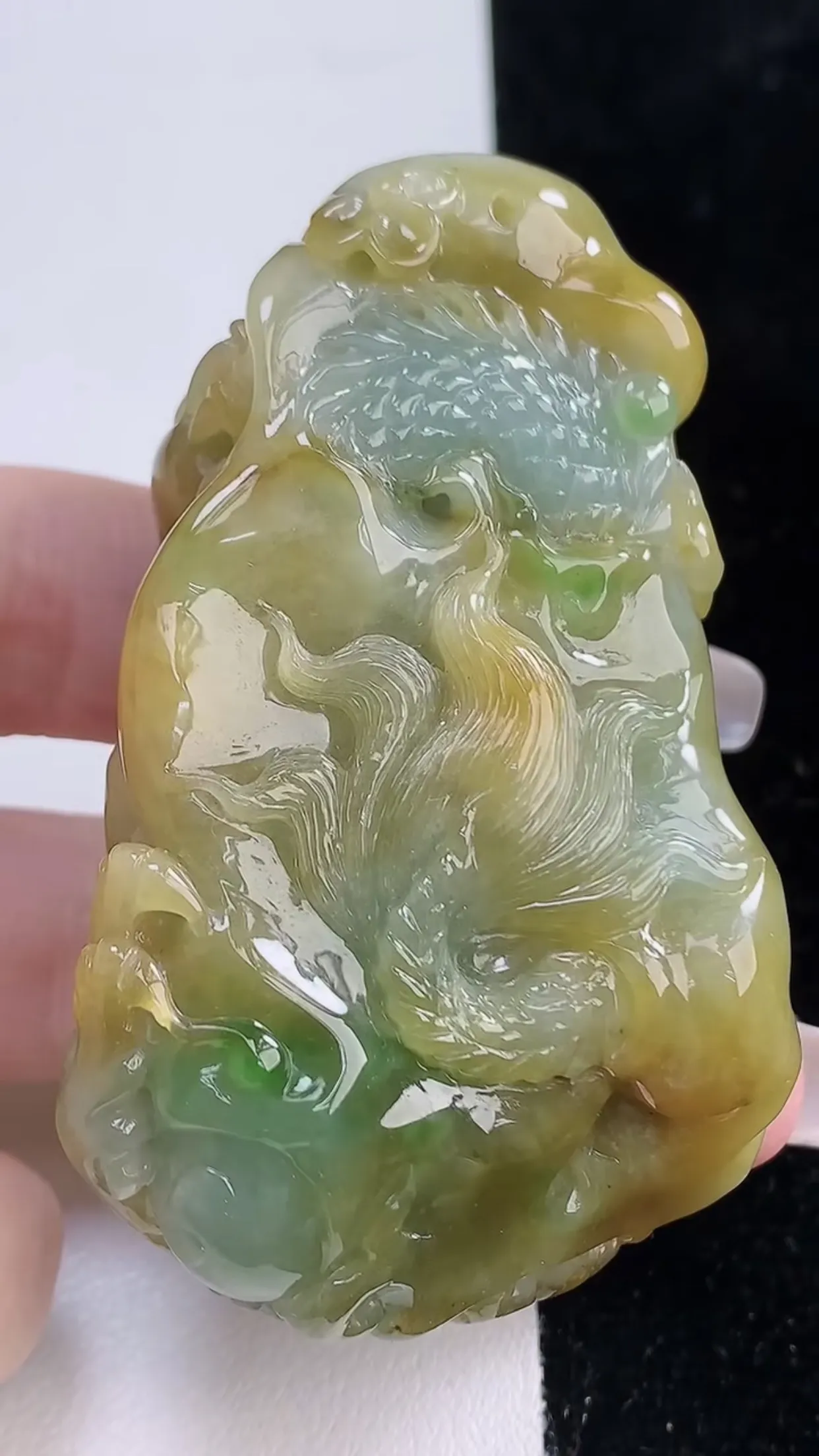 缅甸天然翡翠a货 老坑料起胶冰润 双彩黄加绿霸气龙牌吊坠，尺寸66.5-42-25mm  y  99.77