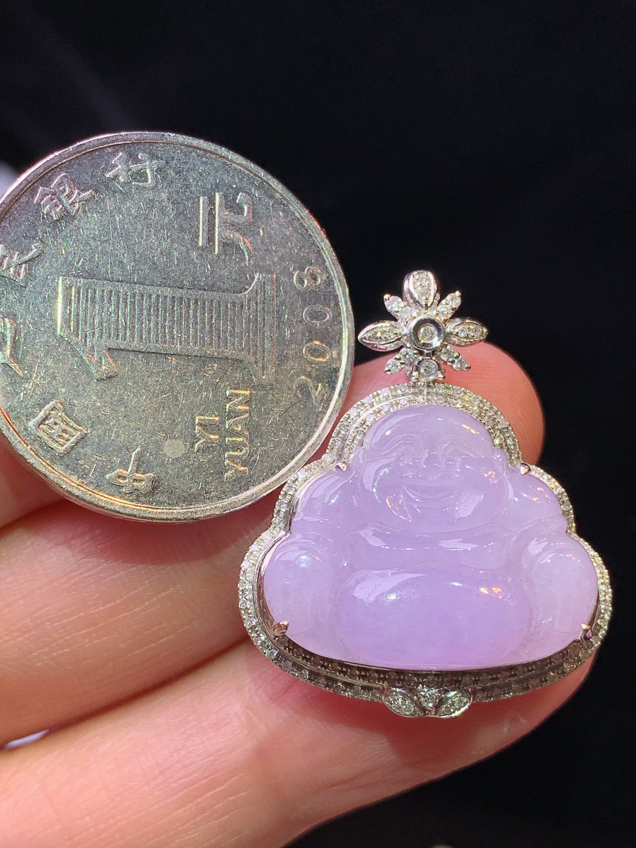 18k金钻镶嵌紫罗兰佛公吊坠 玉质细腻 色泽艳丽清新 整体尺寸28*23.2*7.7