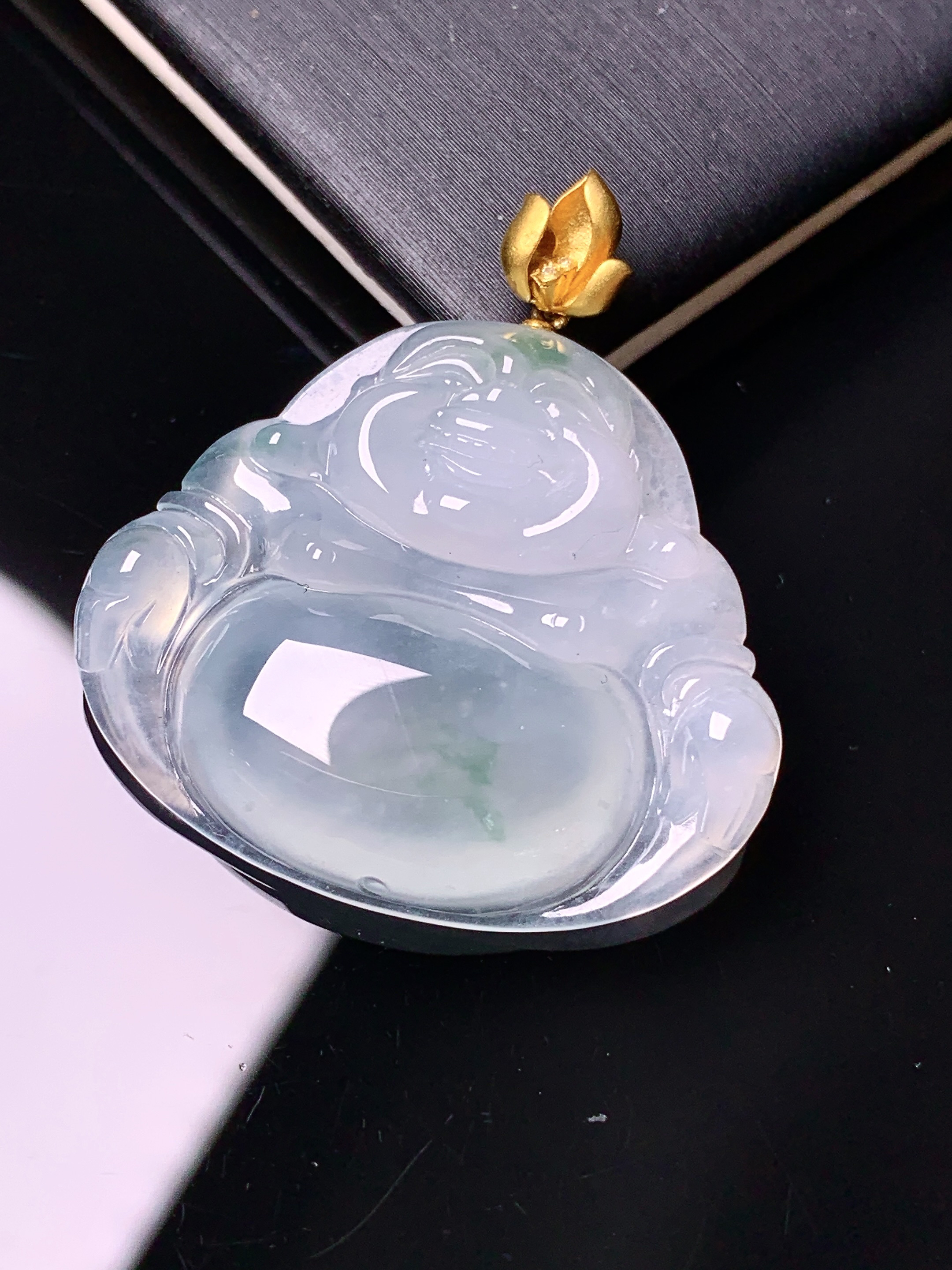 18k金镶嵌冰种佛公吊坠 玉质细腻 色泽艳丽清新 整体尺寸33.6*30.8*5.6